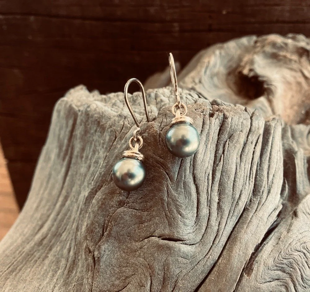 Tahitian Black Pearl earrings