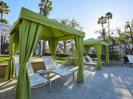Stonewood Poolside Cabanas
