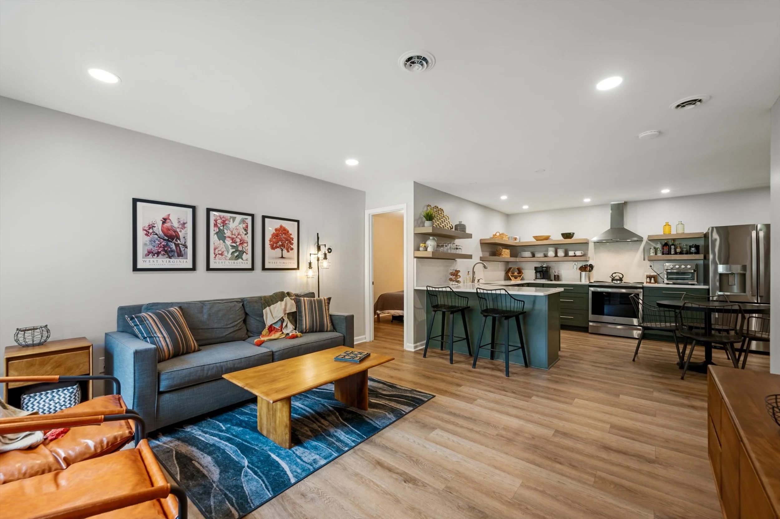 118-queen's, living and kitchen, POV from entrance . web.jpg