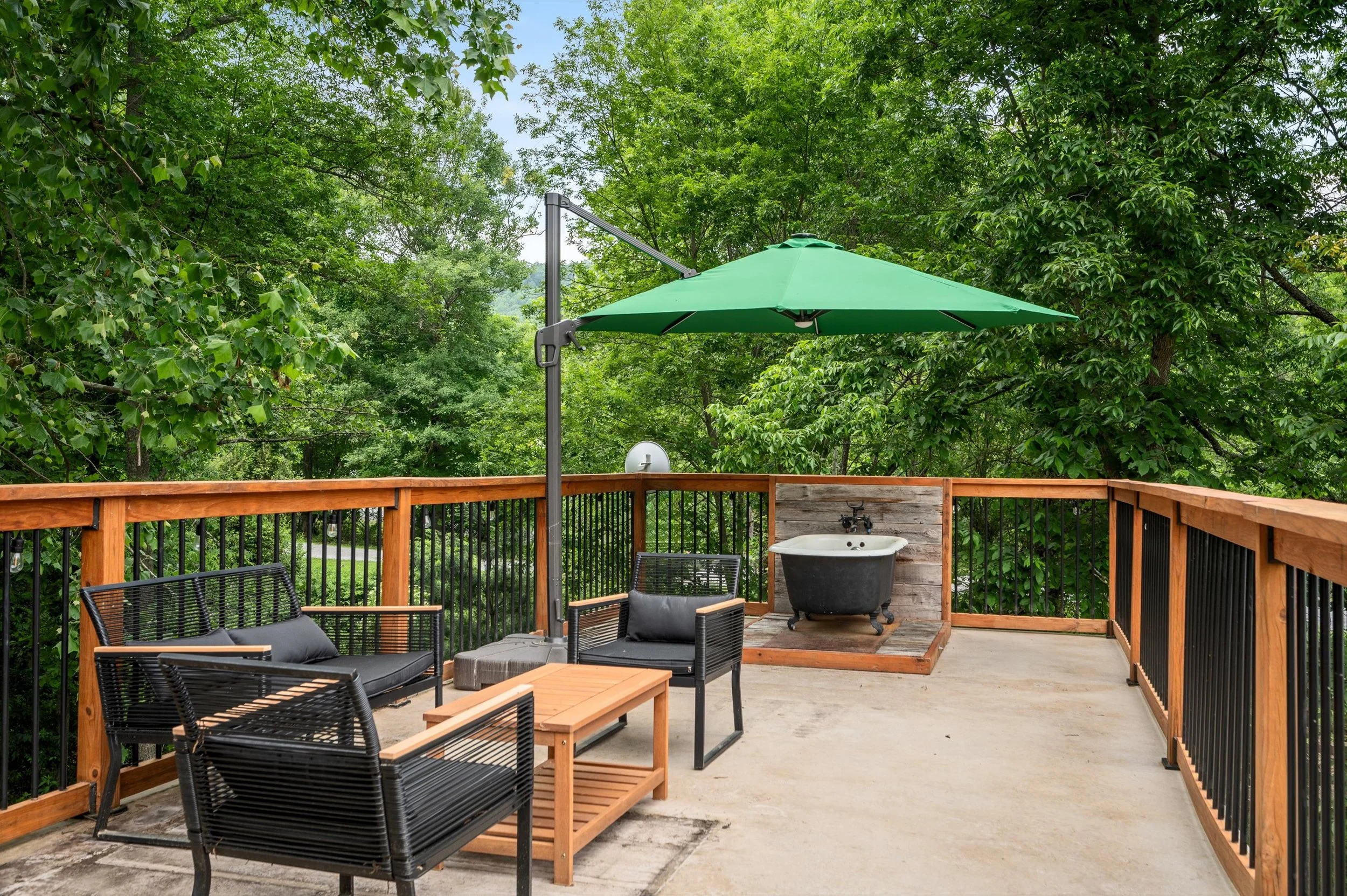 035-Thinkers, exterior, rooftop deck overview . web.jpg