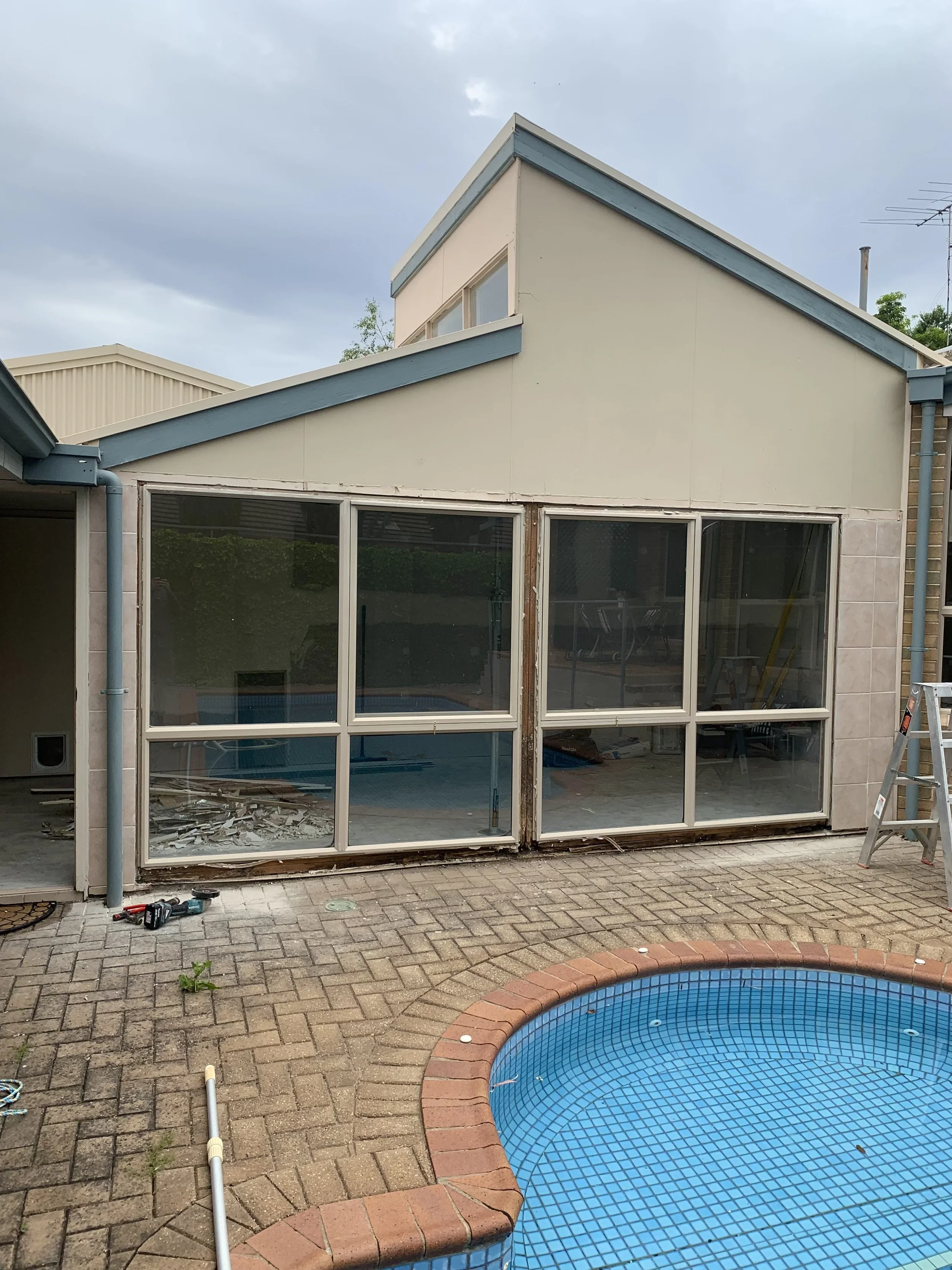 Replacement of rotted timber wall frame and lining of external wall using Hardie™ Axon™ Cladding.