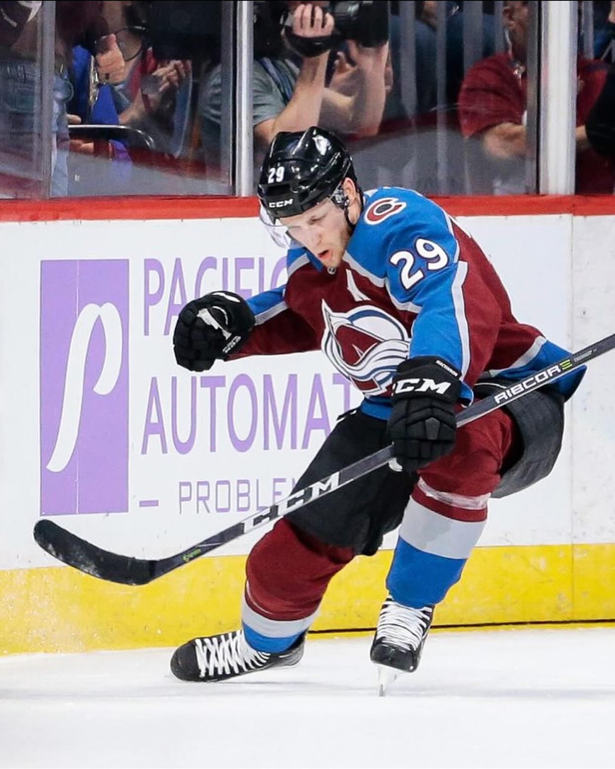 Talk about a case of the Mondays&hellip;🔥

Avalanche Stars Game 2 at 7:30pm!

Nuggets Clippers Game 2 at 8pm!

@showcaseofthemondays Free Comedy Show at 8pm!

Plus $10 Pizzas All Night!!