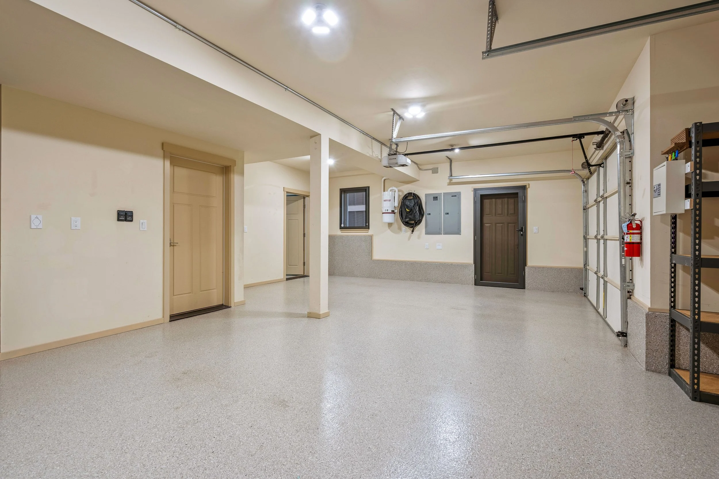4018 E Maryland St-02.jpg