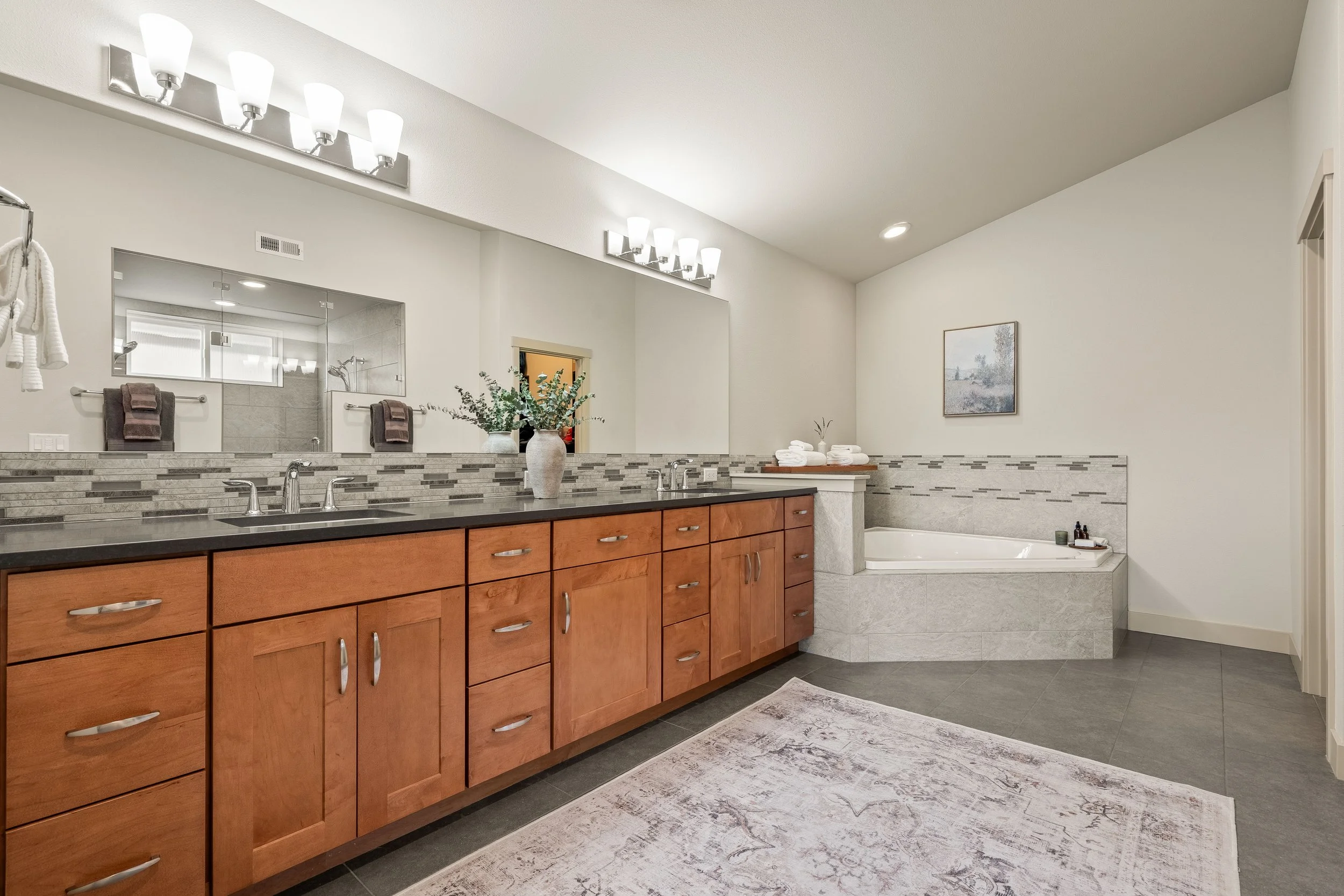 4018 E Maryland St-50.jpg