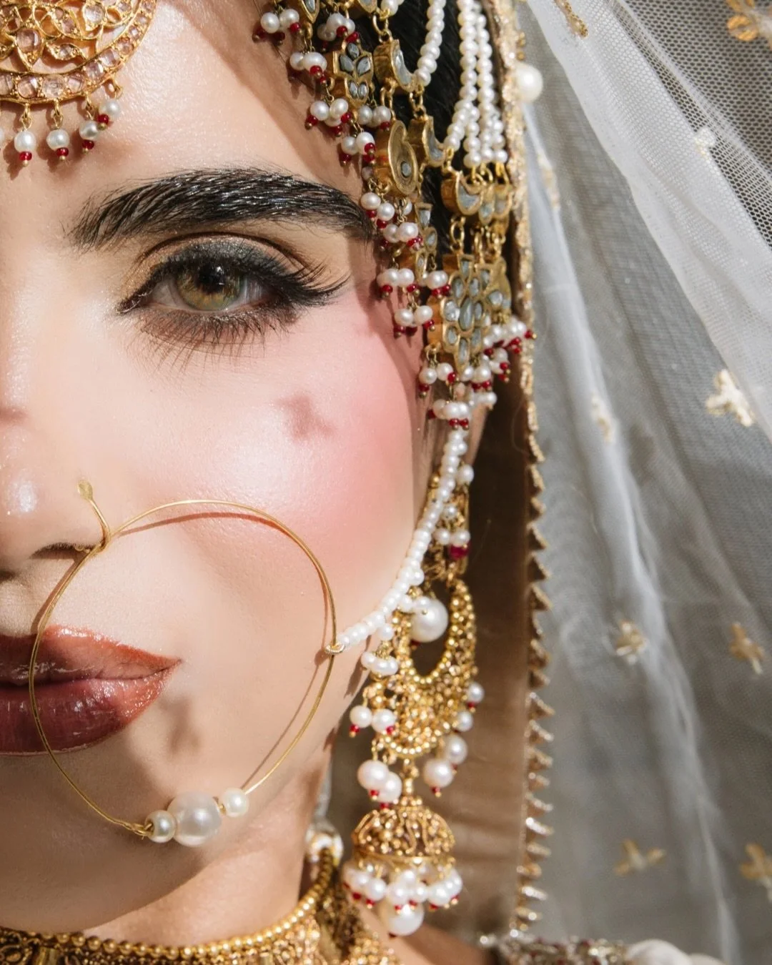 Had the honor to document these two bridal looks for @beautybytasnim for an editorial Desi Wedding look

Planner &amp; Makeup Artist: @beautybytasnim
Support: @upstateindieweddings
Venue: @admiral_room
Models: @dr.durrani @massomaa 
Hair: @be_juiled
