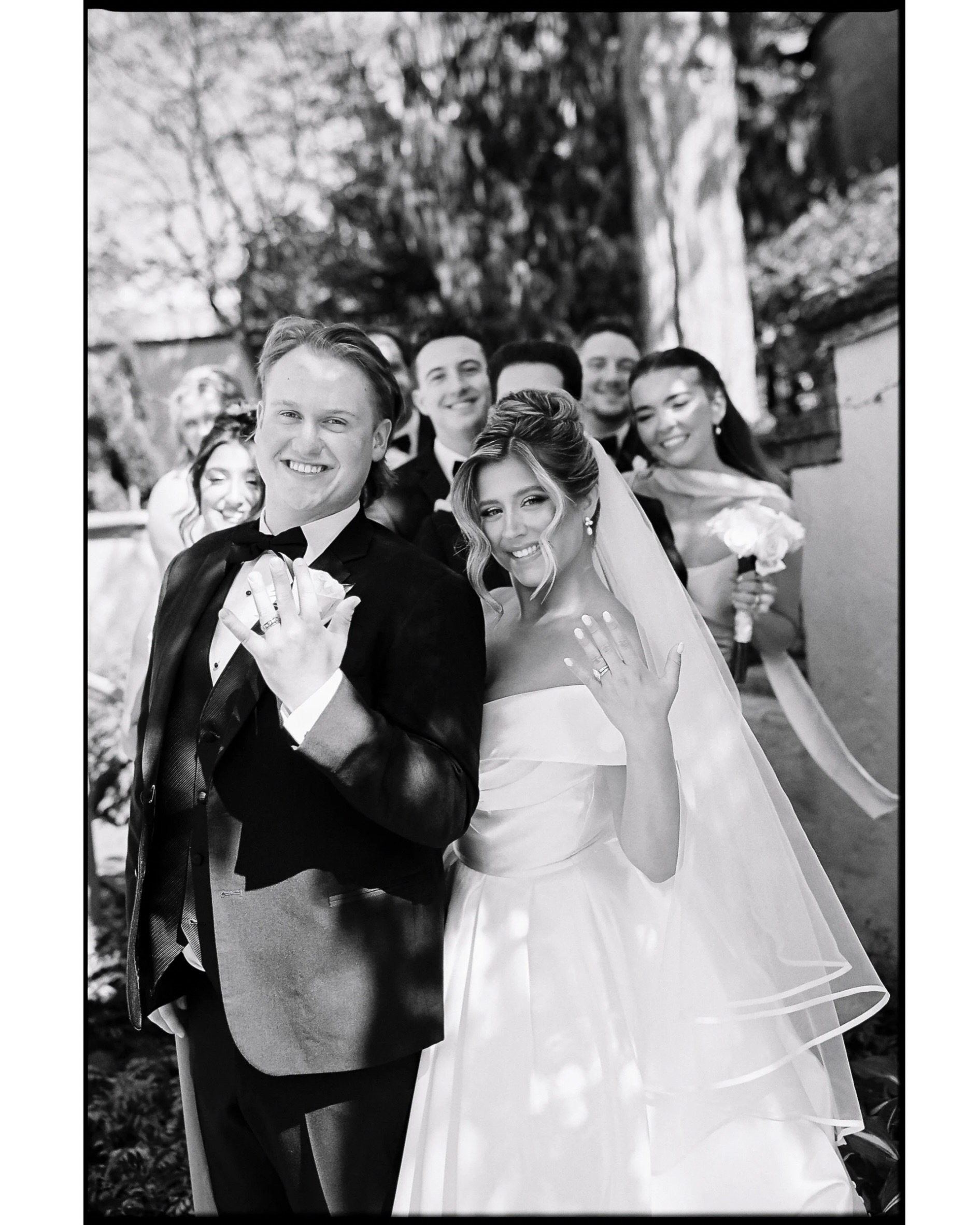 ALL FILM. The verdict is in: film never misses. 
This post only lives in: mixed 120 + 35 

Photographer: @katejeannephotoco 
Second shooter: @sydneemariephoto 
Assistant: @jacksonzimm 
Content: @freshfluence 
Venue: @twentiethcenturyclub 
Hair: @hair