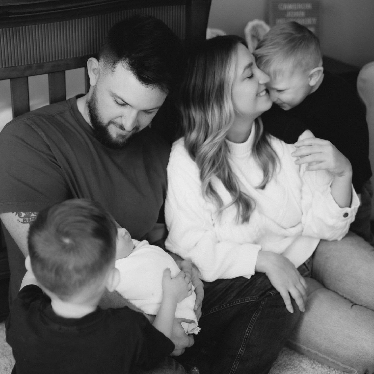 Somethings are just better in black and white 🥹