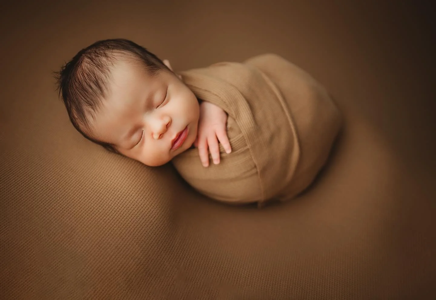 Sweet baby Jaxon 🥹 

I got some branding photos done of myself during this session on Friday and I can't wait to share them and use them. They were so fun. Definitely reccomend getting photos of you with your littlest clients for marketing 🥰

We ha