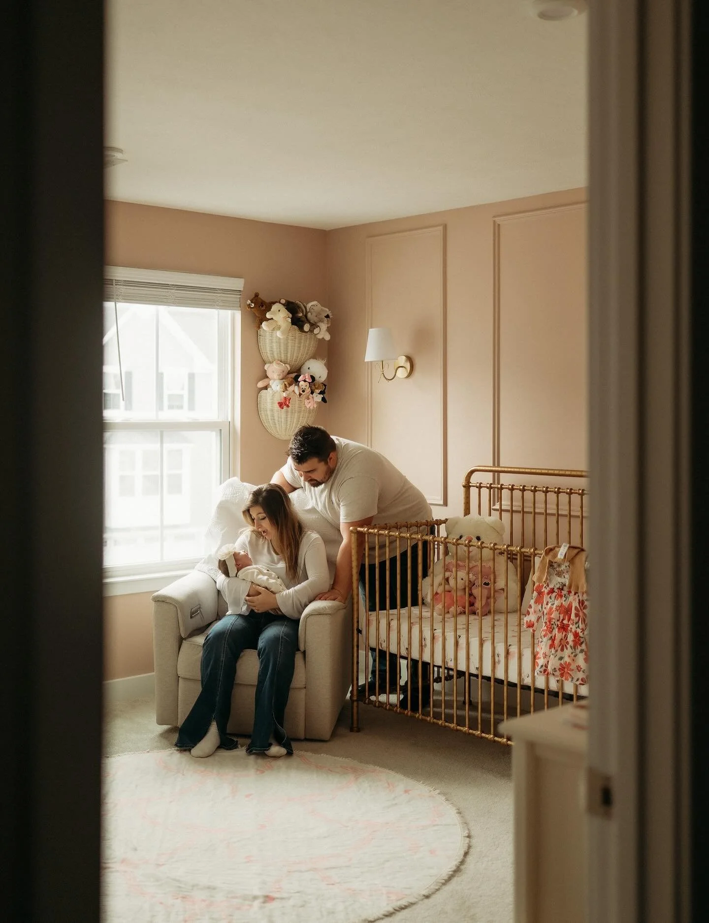 In home newborn session from yesterday 🩶 today is about staying warm and under my heated blanket 🥶 everyone in PA stay home and stay warm! 

#pittsburgh #pittsburghphotographer #newbornphotography #inhomenewbornsession