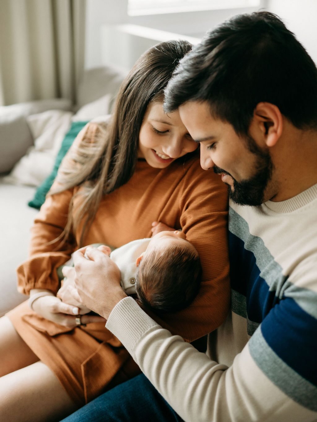 I just love that we get lifestyle and the studio style portraits during my newborn sessions for families 🥹 I love both styles so much I would never be able to pick one or the other! 

#pittsburgh #newbornphotographer #familyphotographer