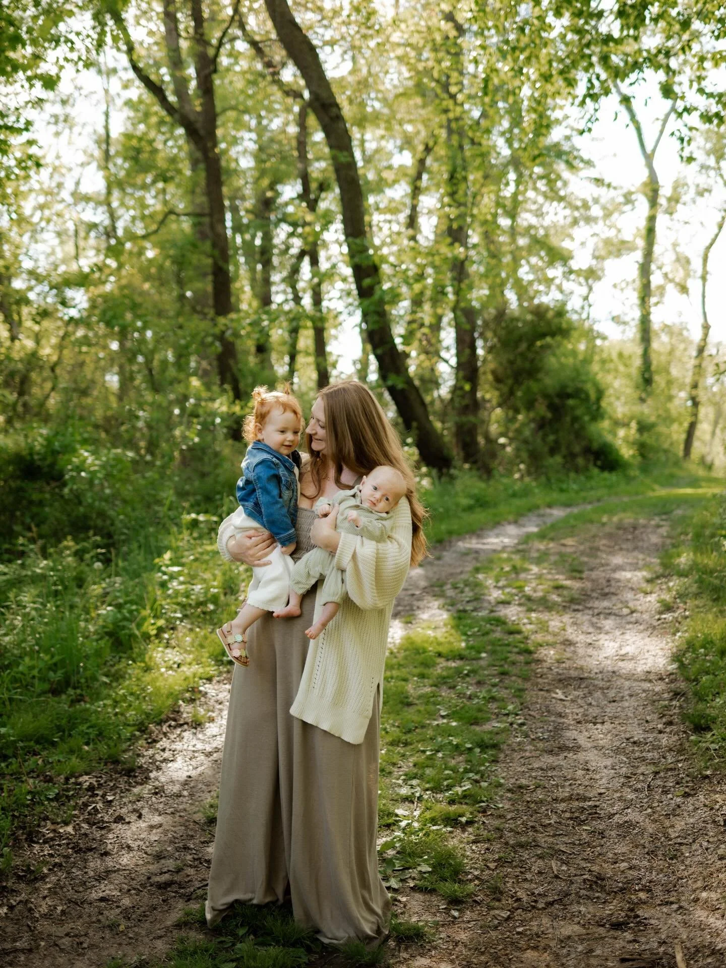 Deep in mommy and me edits 🥹🤍 will be back tomorrow 🫶🏼

#pittsburghphotographer #mommyandme #familyphotography