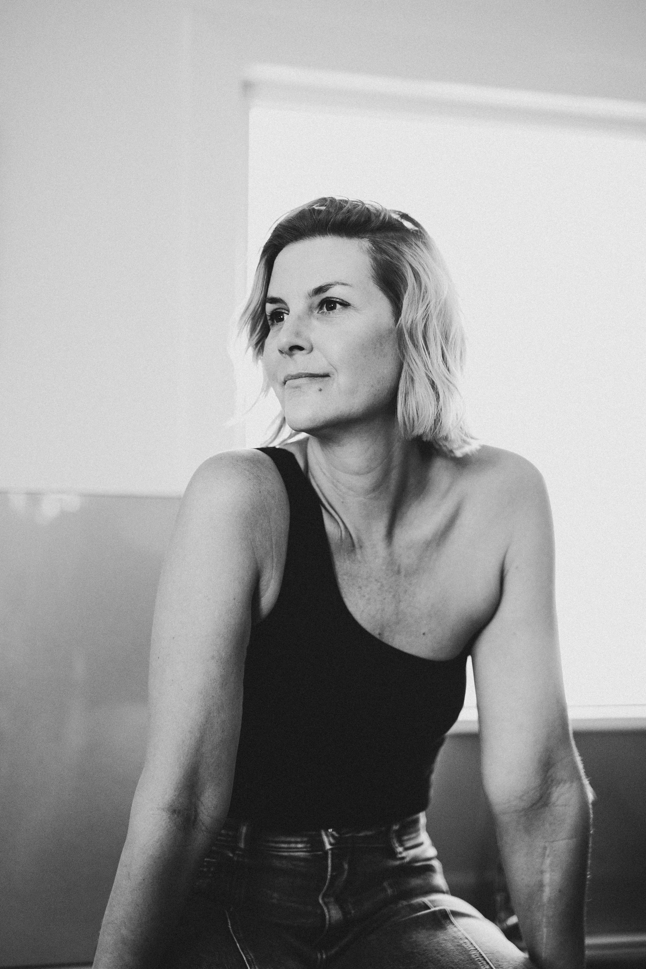 Beck Harris mentoring a creative client in a reflective session