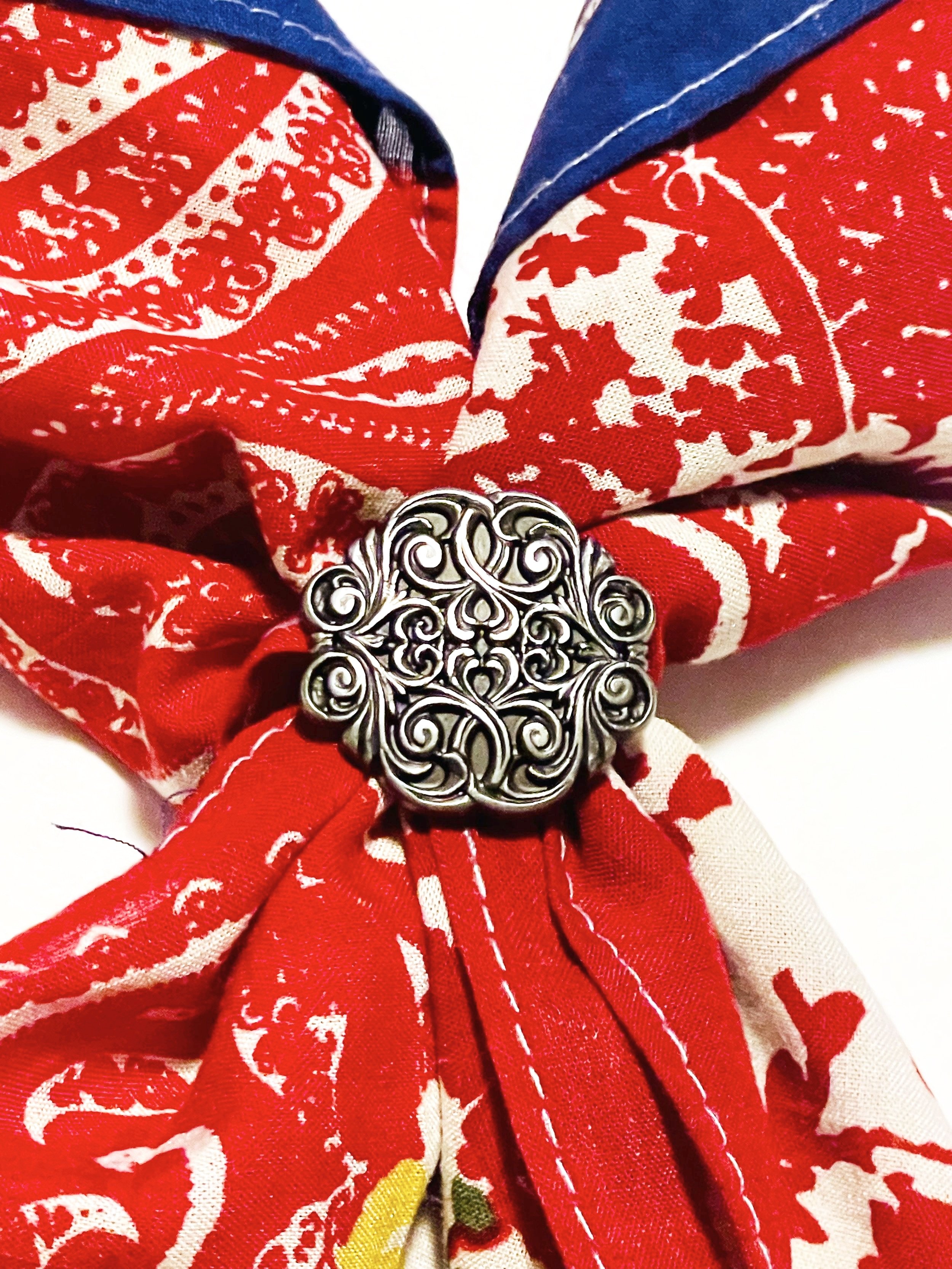 Antique Round Bella Concho Bandana Ring by Babe's Hardware