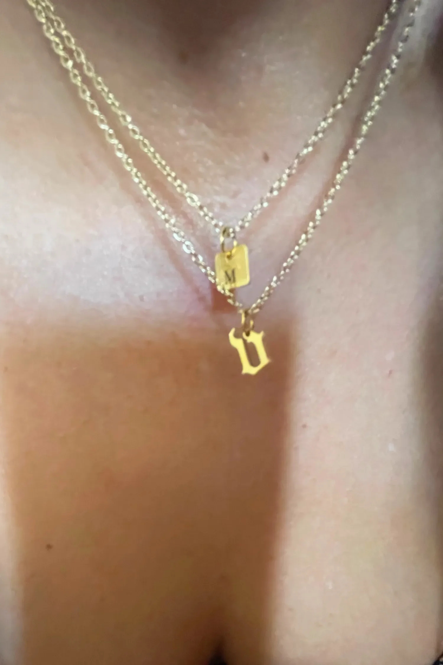 Babes_Hardware_Dainty_Gold_Necklaces-09.webp