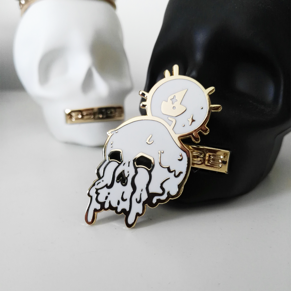 Enamel_MeltingSkull_Pin_03.png