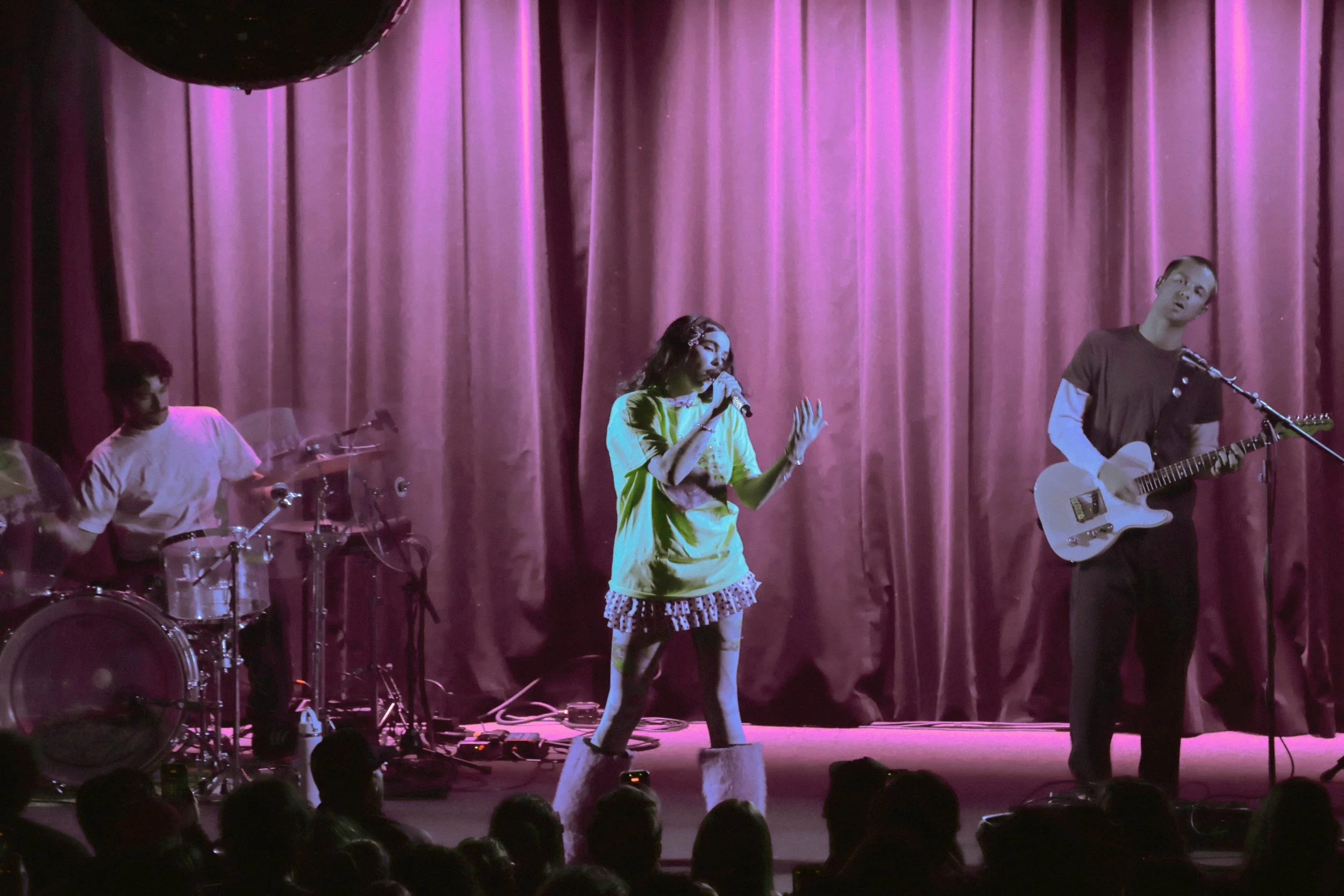 BENEE Brings Magic and “Glitter” to Portland