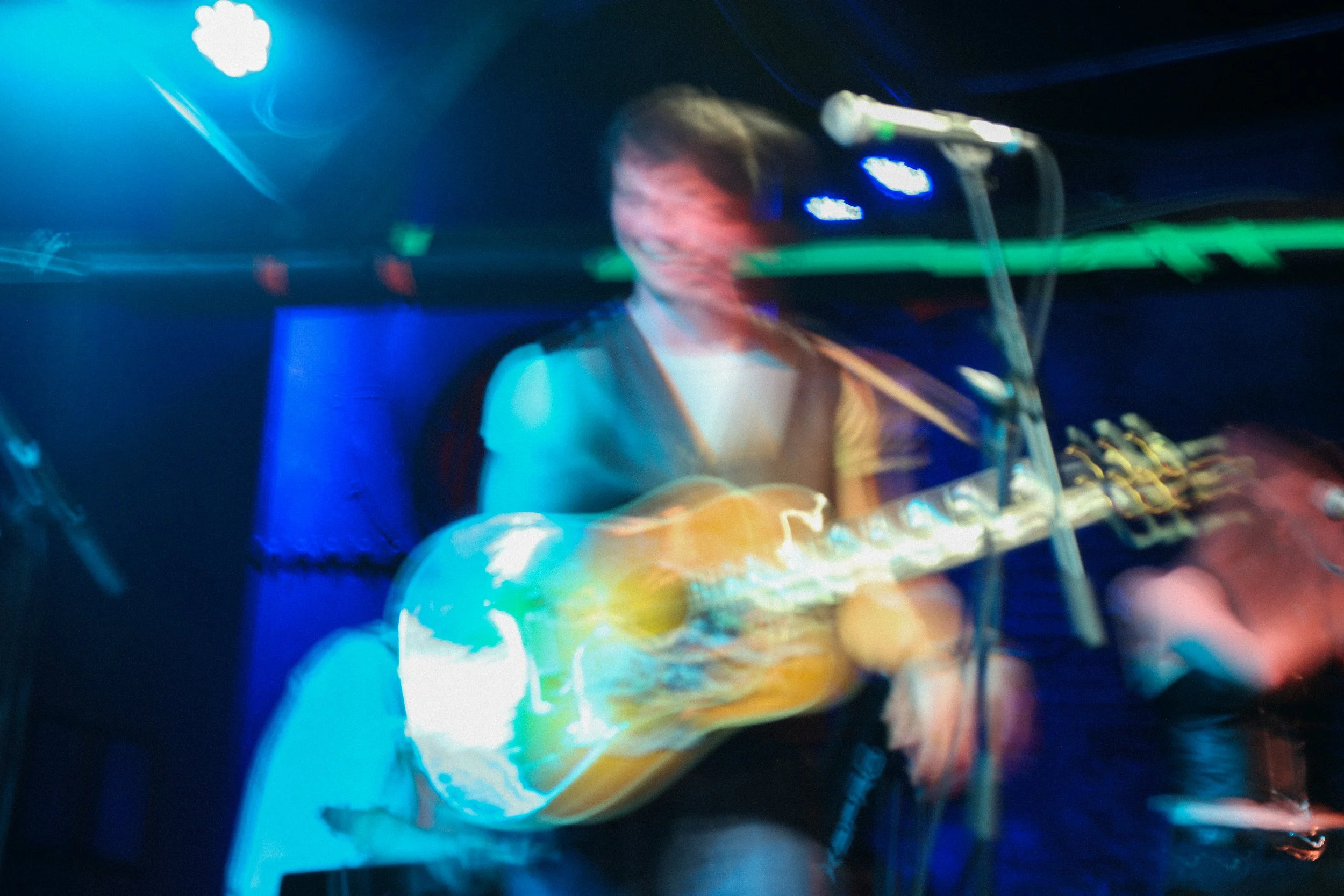 Jason Schmidt Spreads His Wings in Philly