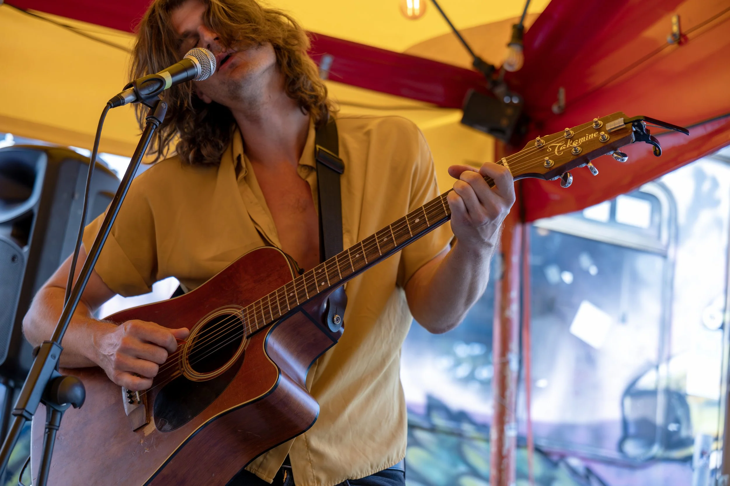 Jon Worthy - Eleven European cities, Two Munich Shows, One Guitar, Endless Emotion