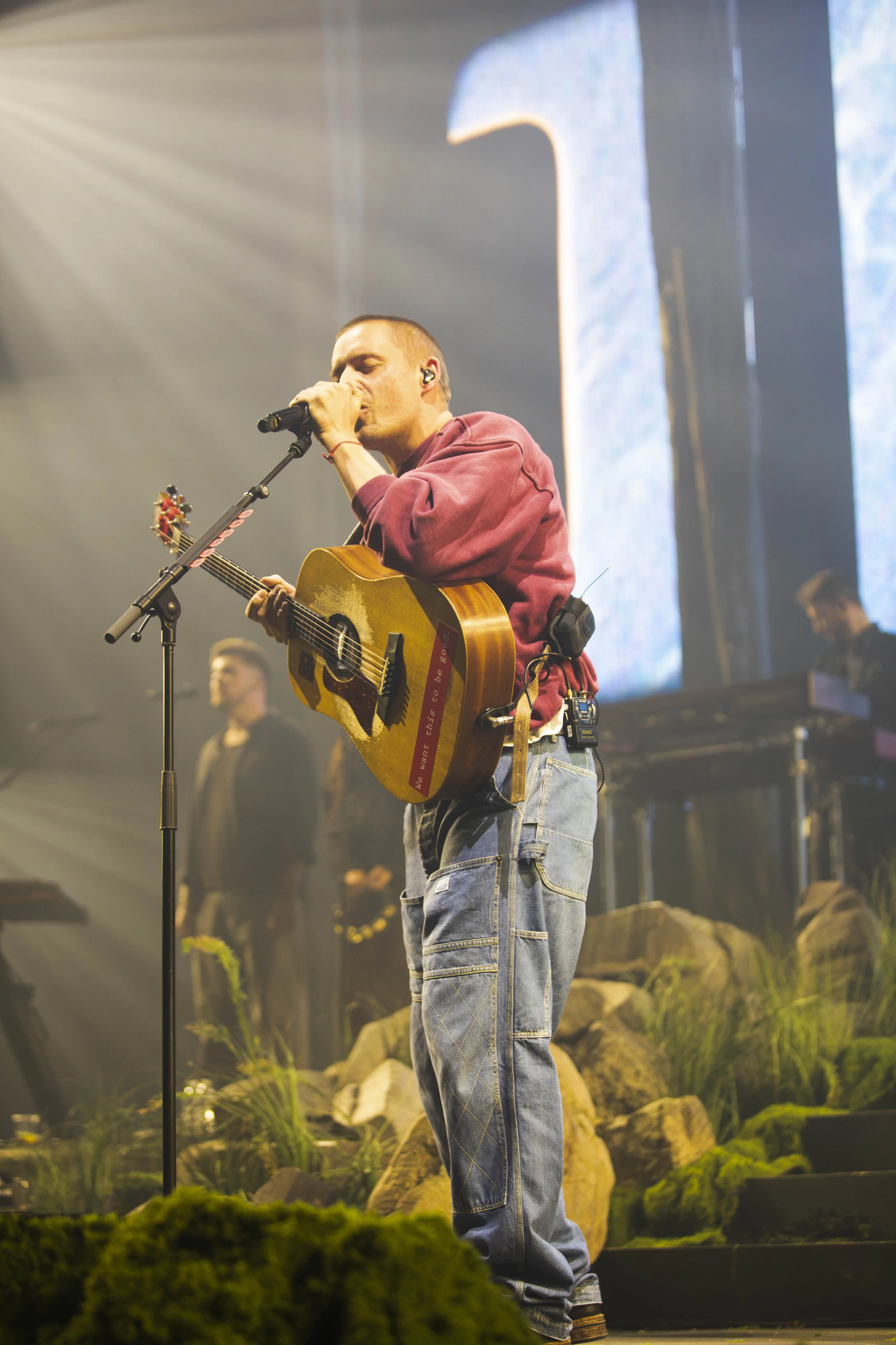 DermotKennedy-3.jpg