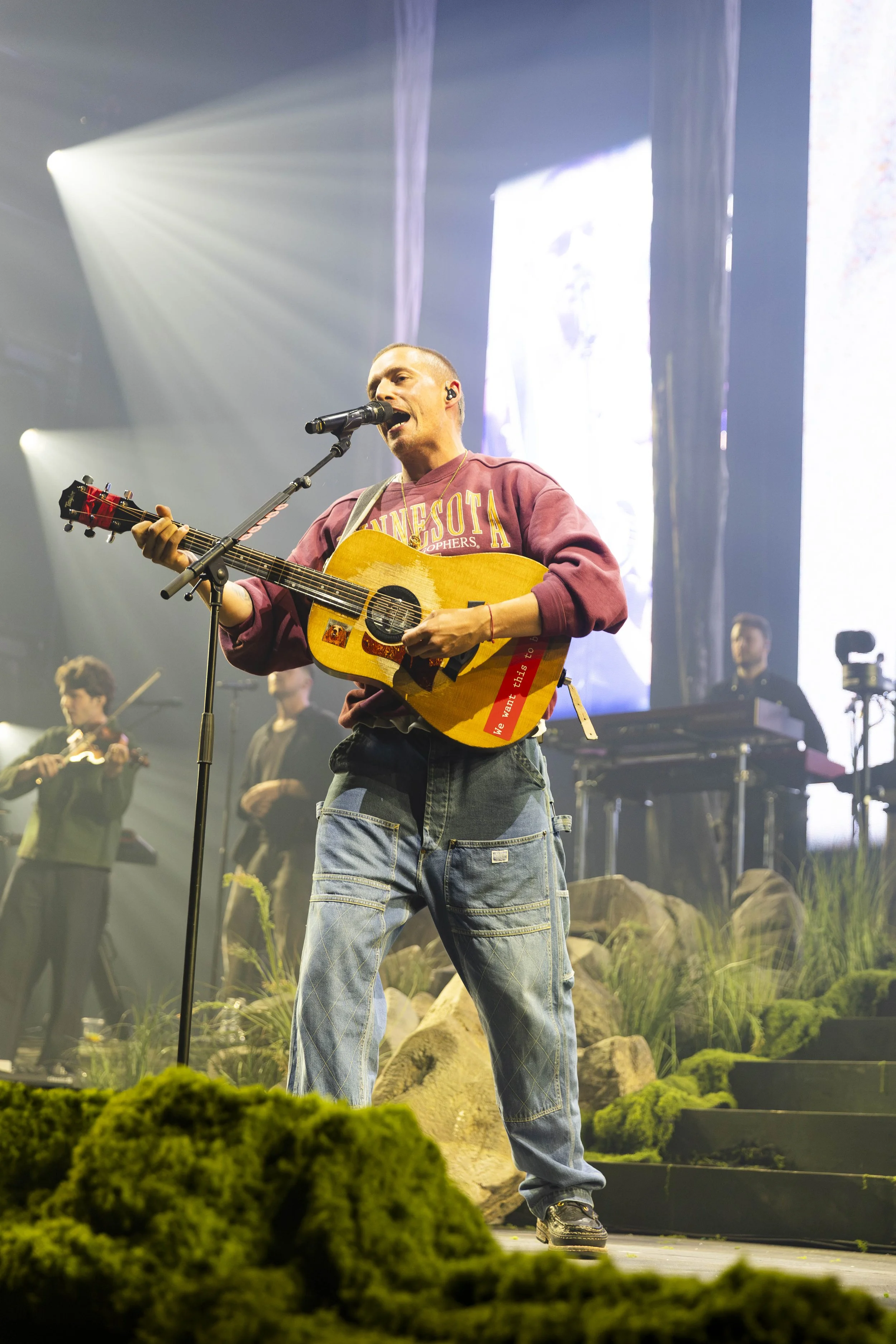DermotKennedy-21.jpg