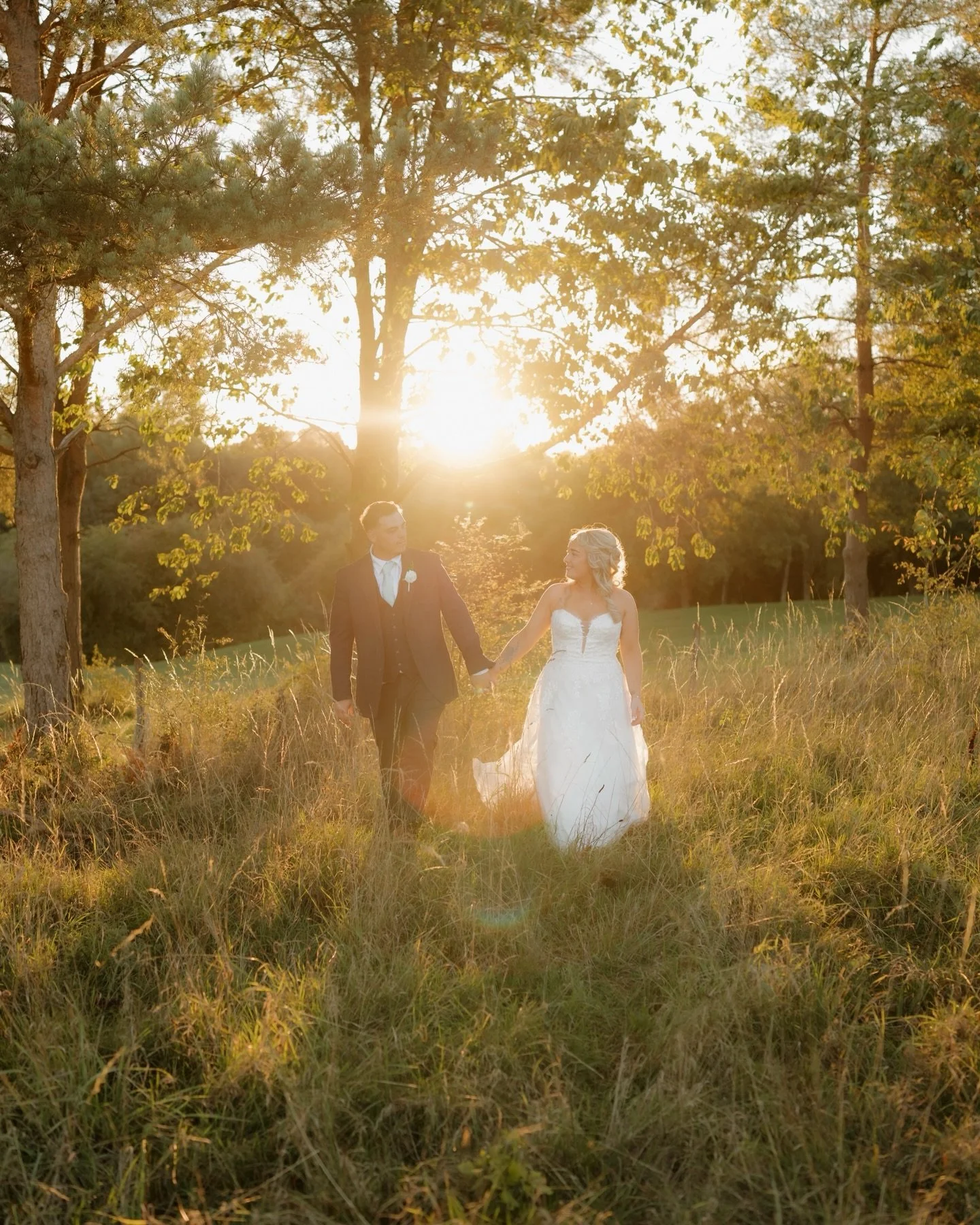 Danni &amp; Tom 🤍

Such a beautiful day in the Cotswolds celebrating these two. From emotional moments during the ceremony to golden hour out in the fields, it was one of those weddings that just felt really special from start to finish.

So many la