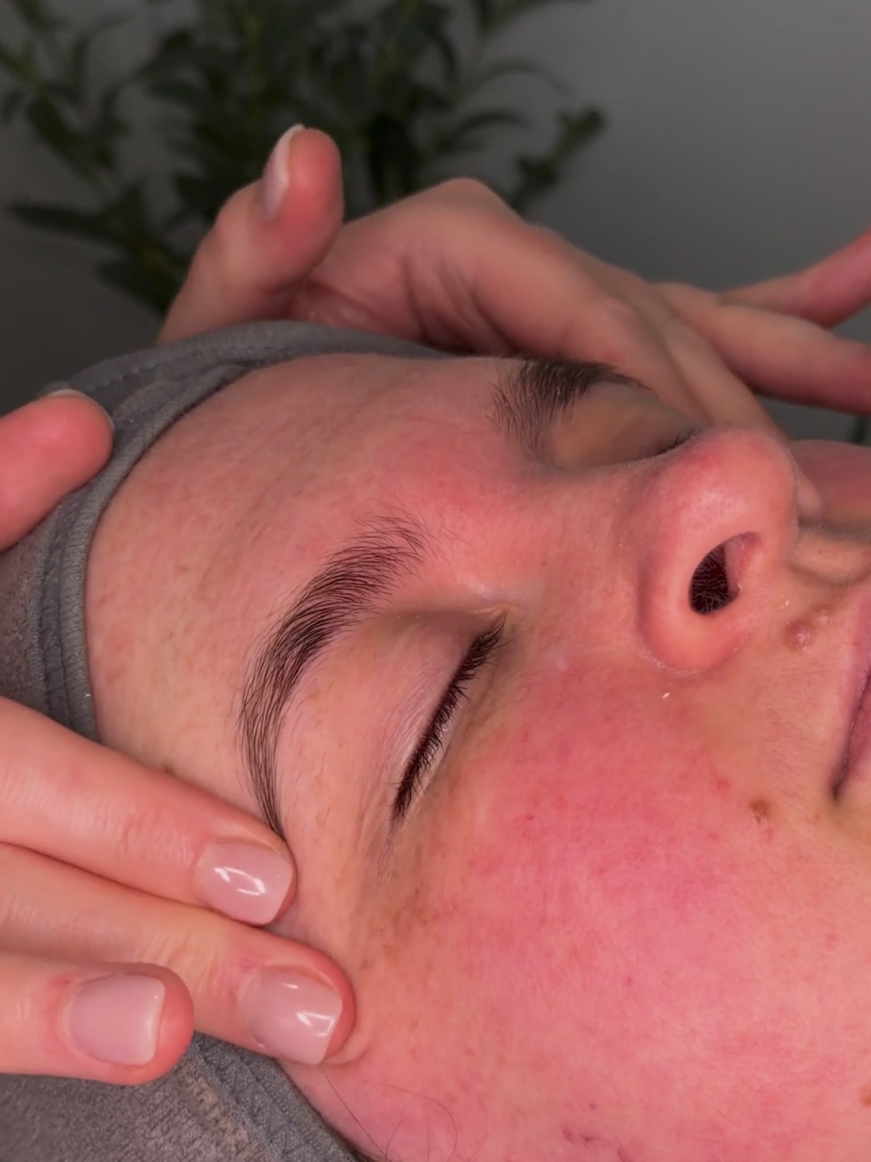 One of the things I hear most often is

&ldquo;I just want my skin to feel healthy again.&rdquo;

When this client came to see me, she wasn&rsquo;t just concerned about the redness and dryness in her skin.

She was tired of feeling frustrated every t