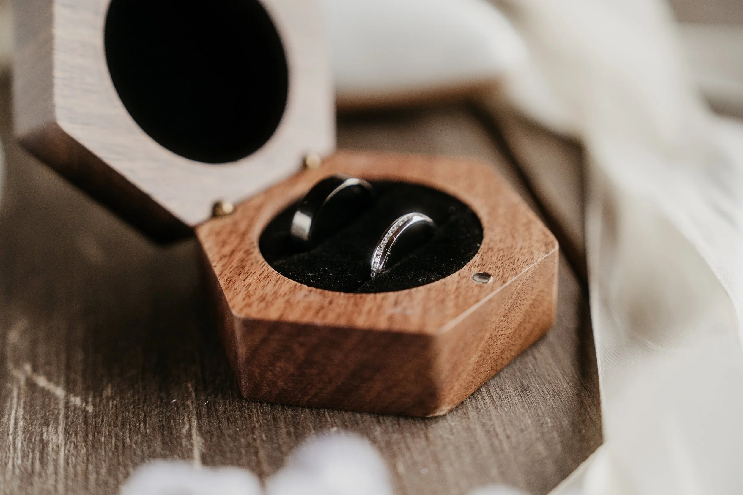 DSC09090-minLiberecký svatební fotograf Dyguen - Petr a Kája - Penzion Rychtářův statek Raspenava.jpg