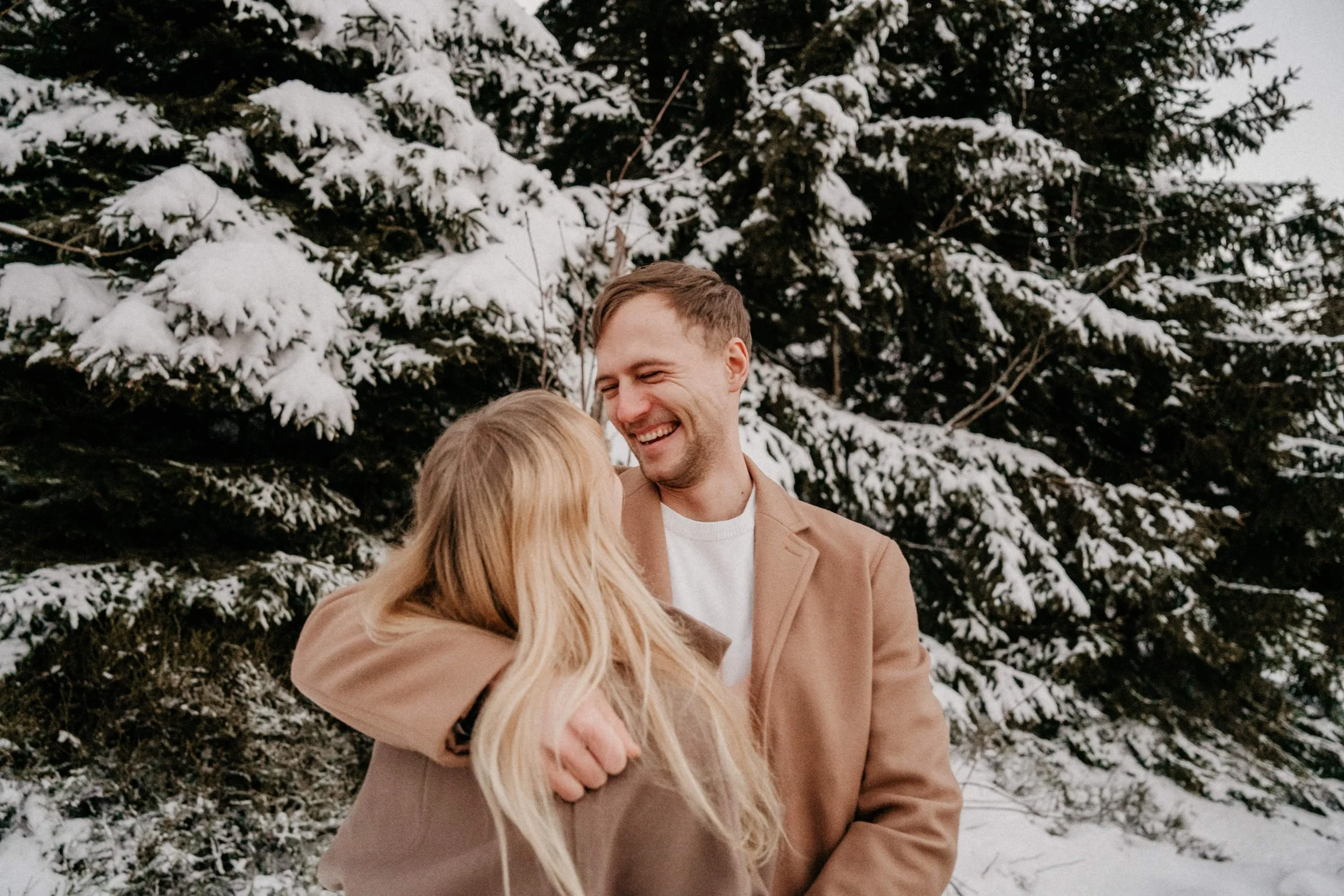 Lukáš a Káťa párové focení - Ještěd (3)-minDyguen párové focení.jpg