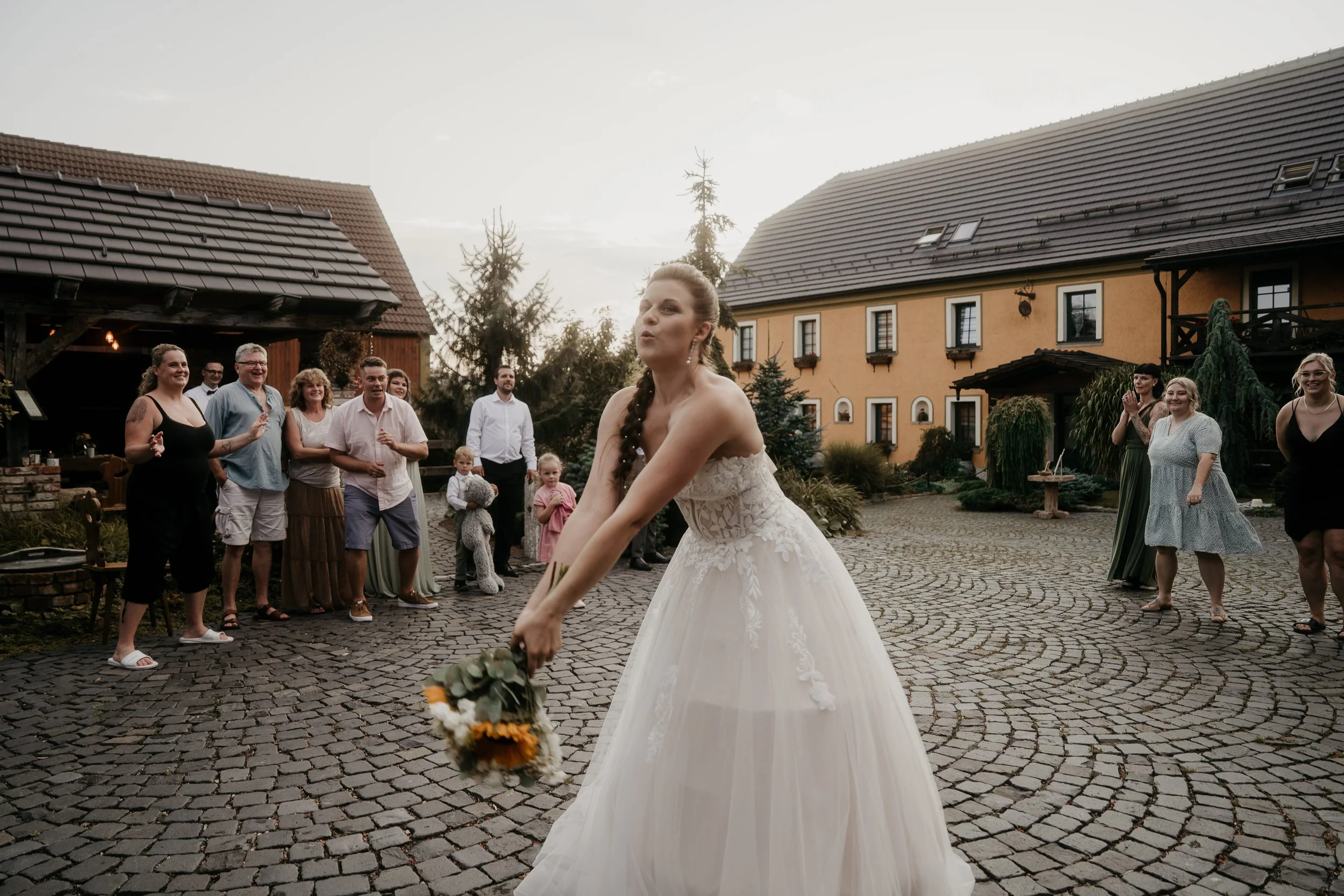 DSC00614-minLiberecký svatební fotograf Dyguen - Petr a Kája - Penzion Rychtářův statek Raspenava.jpg