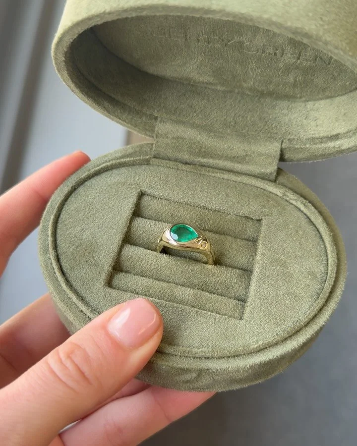 ohh my god so so special 🥹 an emerald &amp; vintage diamonds matching the northern lights for Millie&rsquo;s engagament. Iconic
