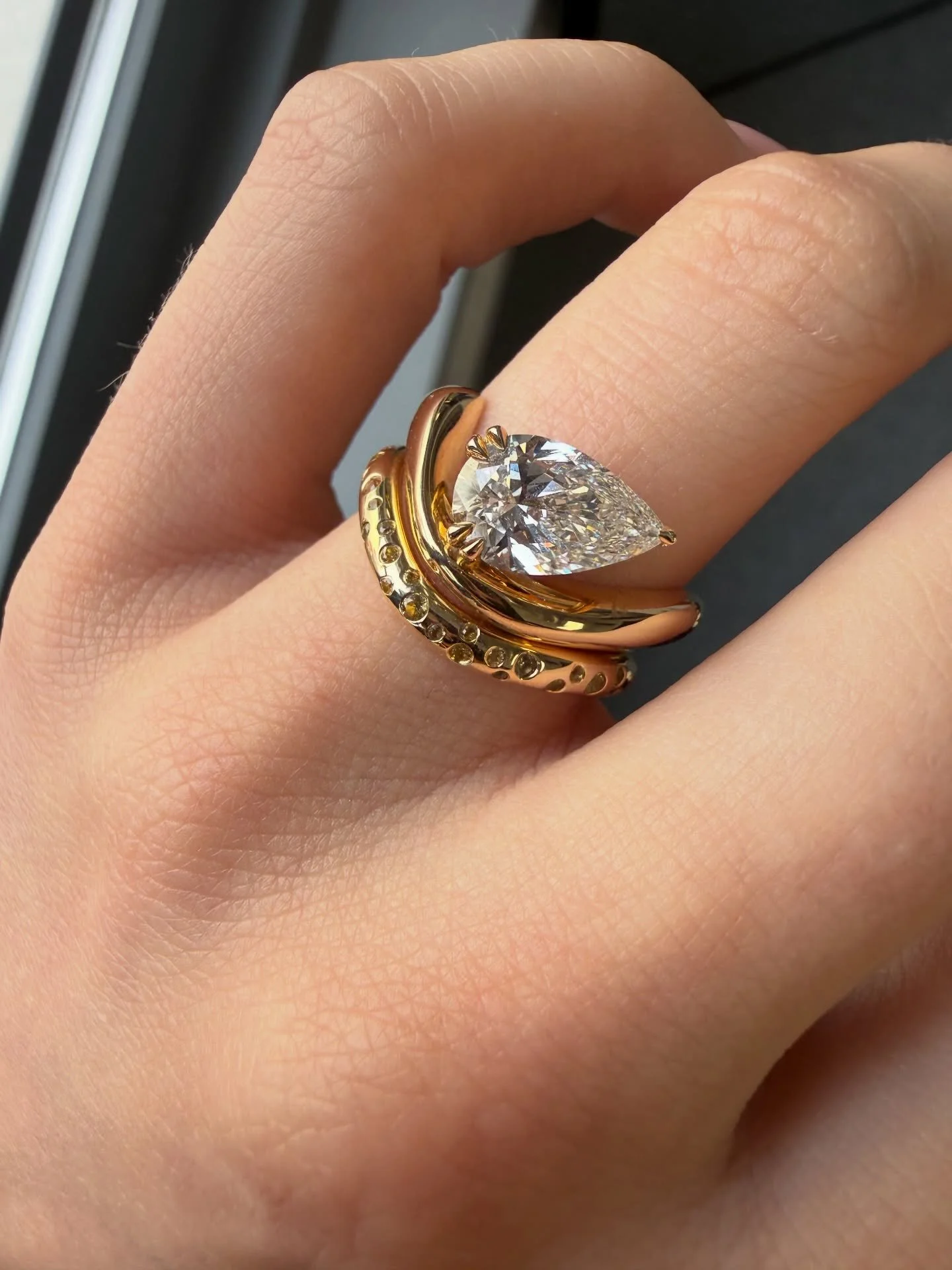 Full diamond &amp; yellow sapphire set for Olivia 💐🤍