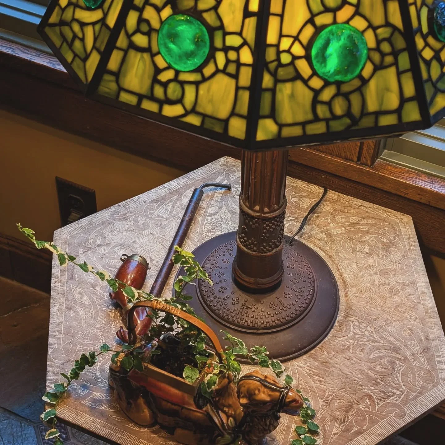 Quiet fall moments at Clairwood. 🔗In bio
.
Clairwood, Amissville VA/ 5 acres / $749,000
.
#huntcountry #cottagecore #keystothecountry #huntcountryva #woodstove #readingnook