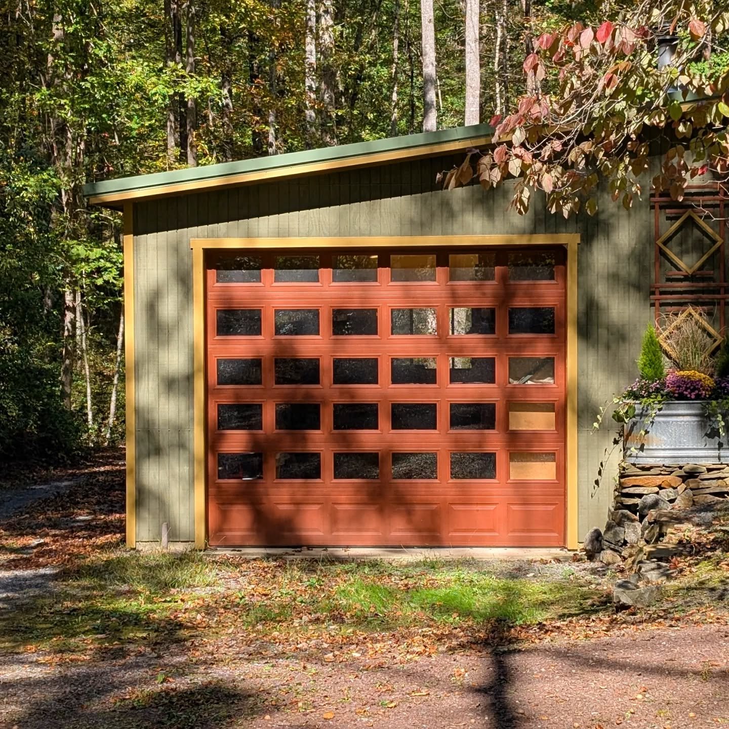 What will you create / fix / store in your very own dreamy 2,000 square foot workshop?
.
270 Seven Ponds Rd, Amissville/ 🔗 in Bio
.
#creativespace #workshop #shenandoahnationalpark
#mountainliving #sperryville #huntcountry
#huntcountryva #piedmont
#