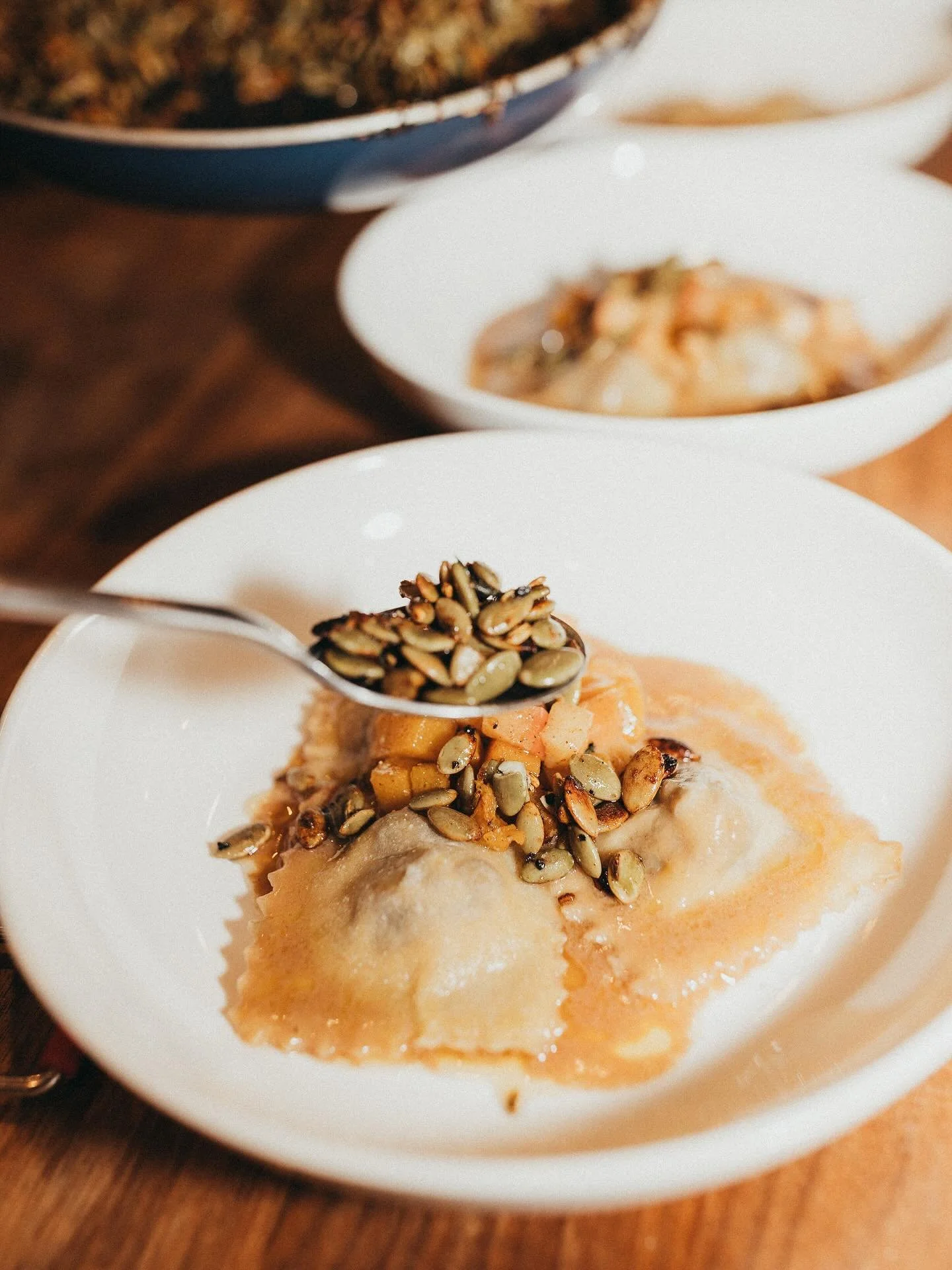 Before the magic unfolded at the table, it began here. Hands deep in creation, the kitchen alive with rhythm, laughter, and focus. 

🌿 Enjoy this quiet glimpse behind the scenes of Autumn Prelude, where every detail was crafted with care and heart.
