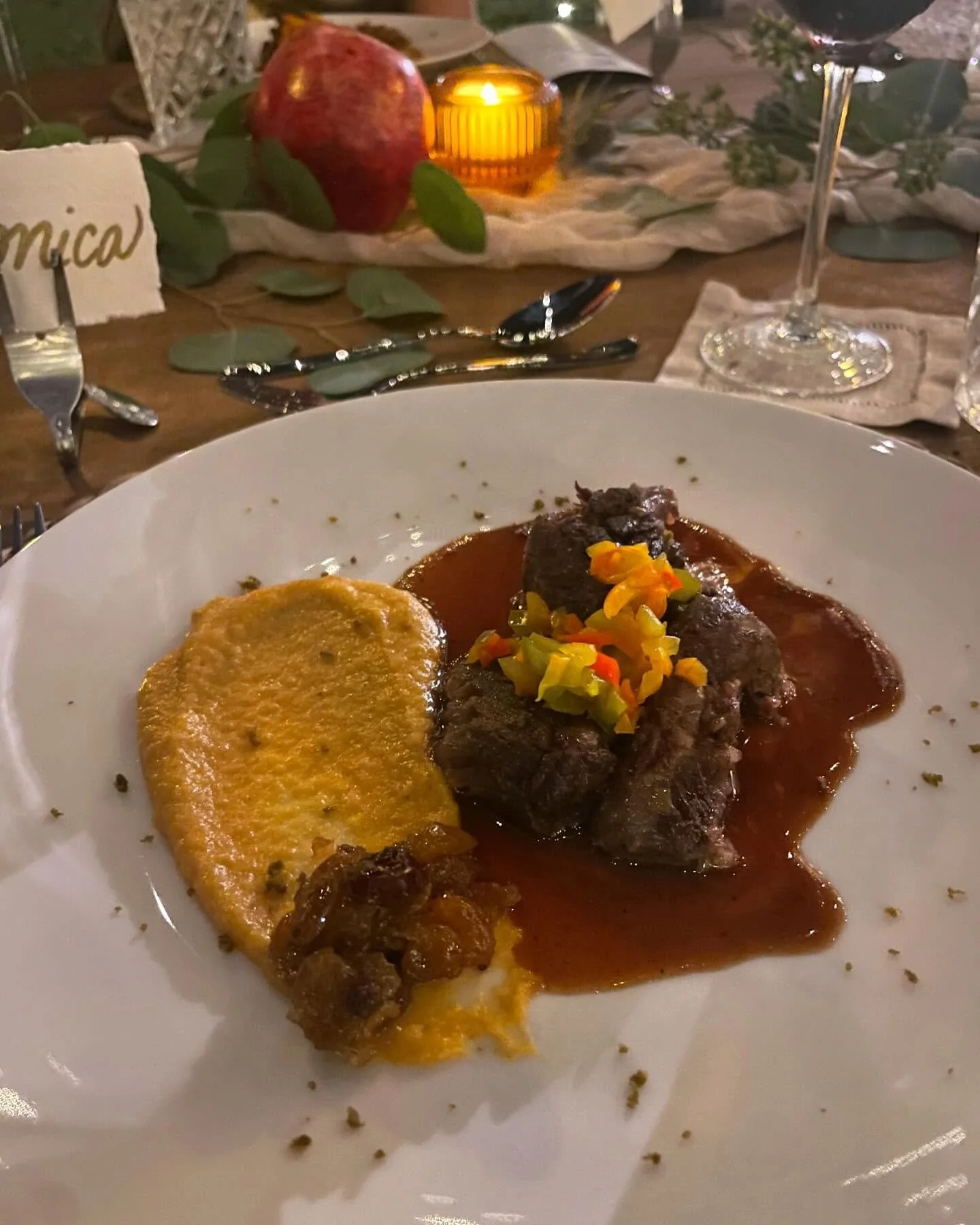 A peek into our December Echoes dinner.
This theme allowed us to share some of our fondest memories, moments that shaped us, flavors that stayed with us.

Monica got to introduce our guests to the hallaca, a deeply rooted Venezuelan tradition. It&rsq