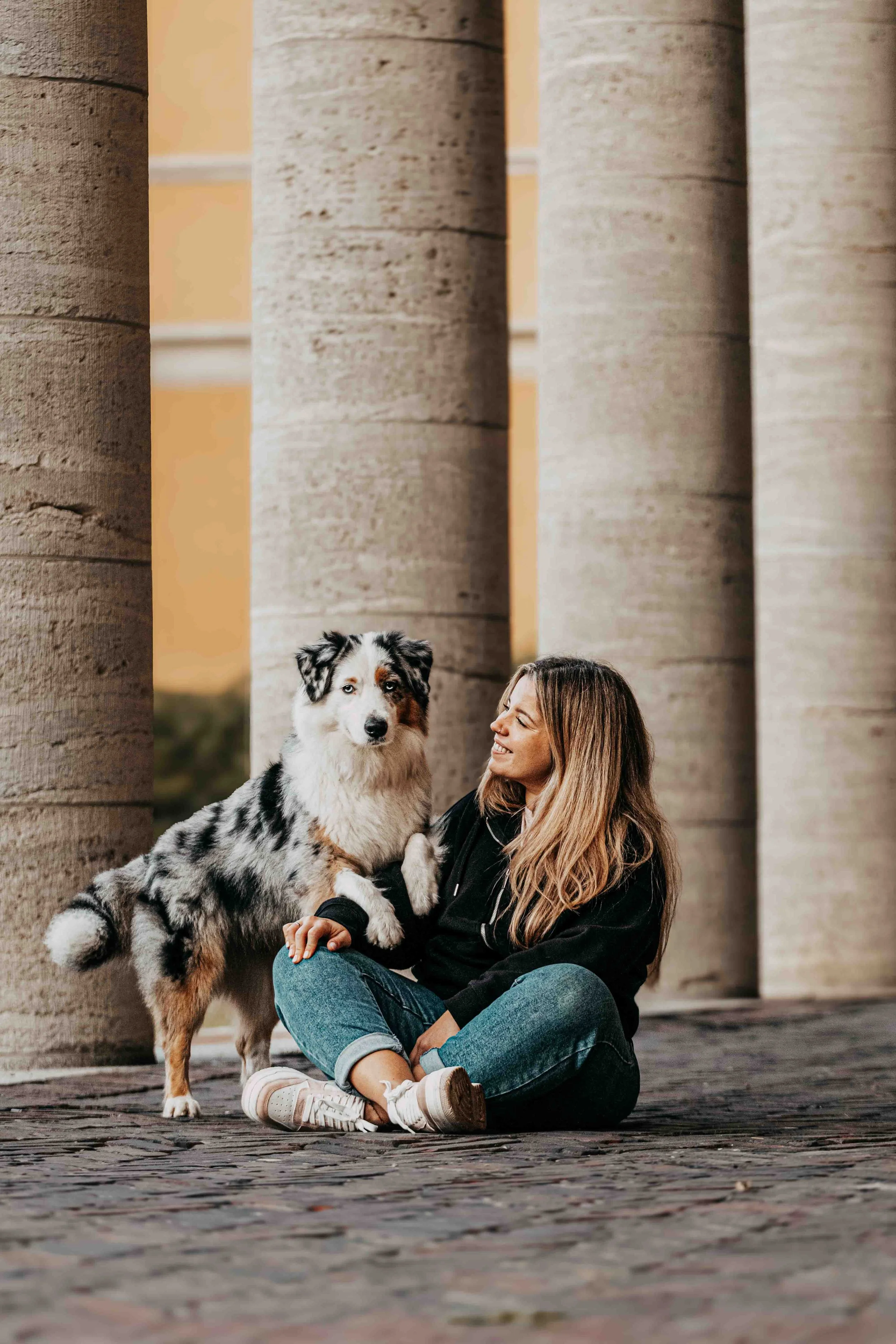 Ester & Layla am Alten Landtag (1).jpg