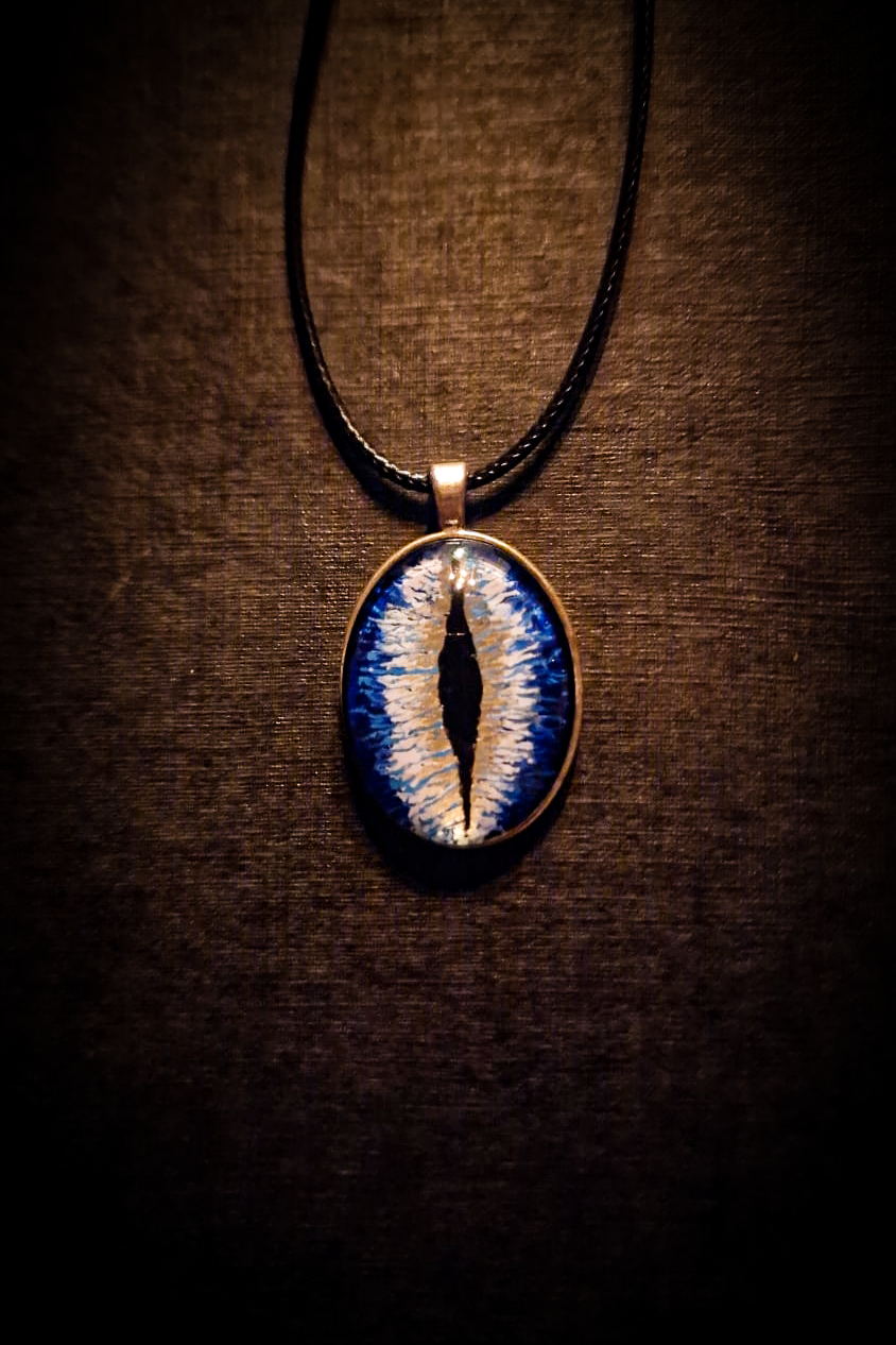 Oeil de Dragon Bleu - Ovale Argenté Simple
