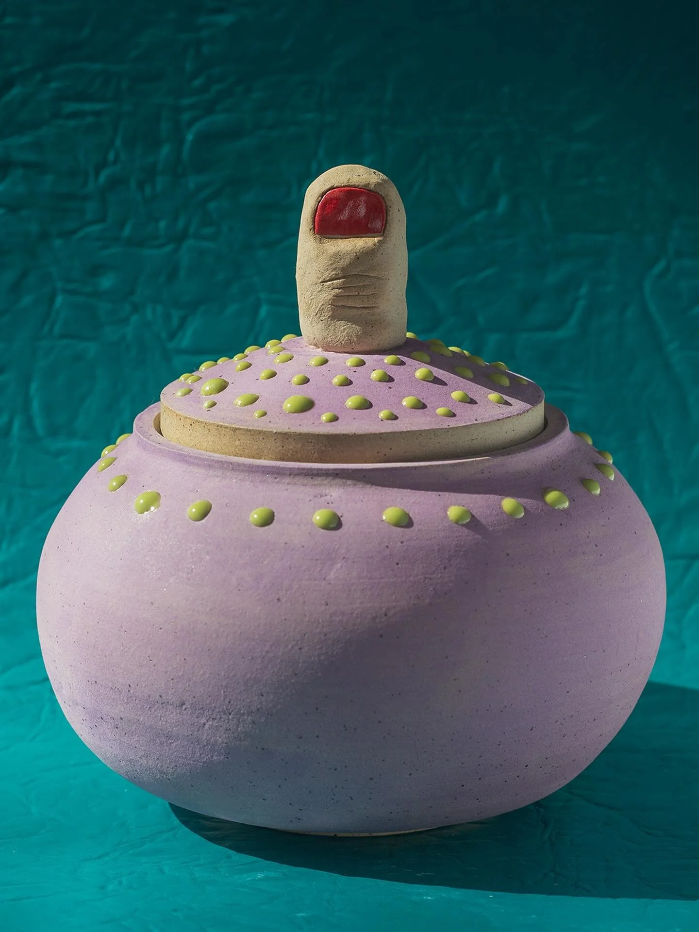 Toe Jar, of course 🦶🏼
.
.
.
.
.
#ceramics #pottery #ChicagoCeramics #chicagopottery #dooody #DOOODYDesigns #vessel #jar #ceramicjar #toe #weird #sculptural