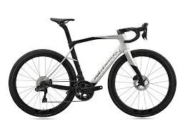 Pinarello X7 Ultegra Di2 - $8300