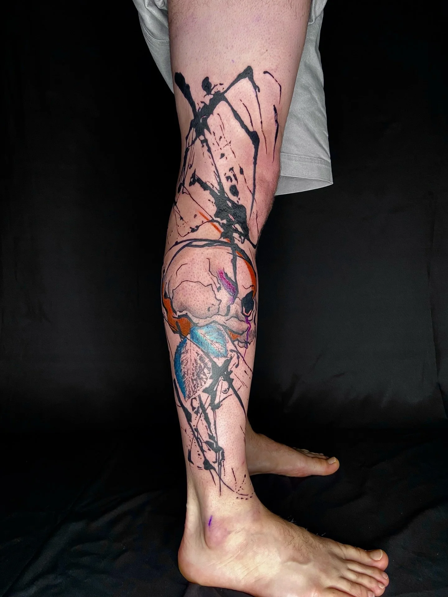 &ldquo;Death and decay&rdquo;
Thank you @fabsoliveira42 for traveling all the way from Denmark for this abstract leg piece! You sat like a champ&rsquo; 🫡