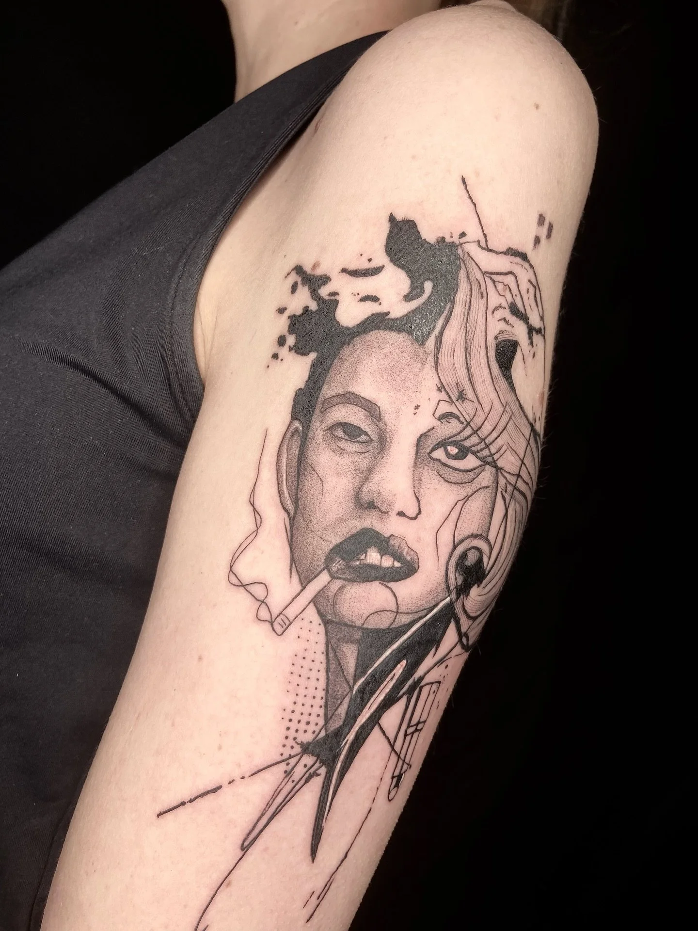 &rdquo;Pudgy Robert&rsquo;s&rdquo;
The female impersonator abstract tattoo. 
Really loved playing around with this incorporating different styles and shading techniques together bring this to life. 
Thank you so much @manks_anuims for trusting me wit