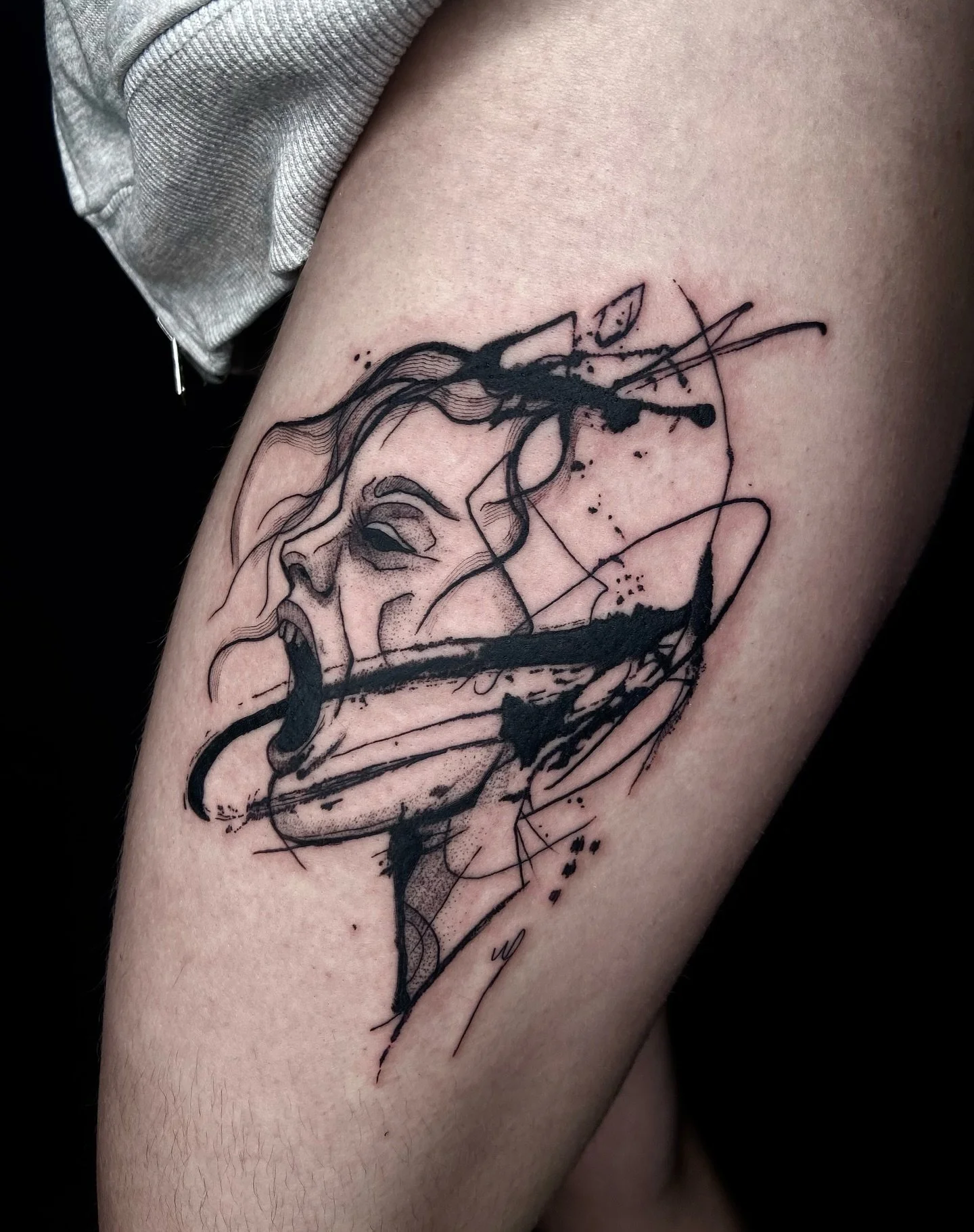 &ldquo;Past time anxieties&rdquo;
Thanks you R for the cheery session! 🙏

Making this abstract streaming lady tattoo was a blast! Love all the little textures, brushstrokes and details!