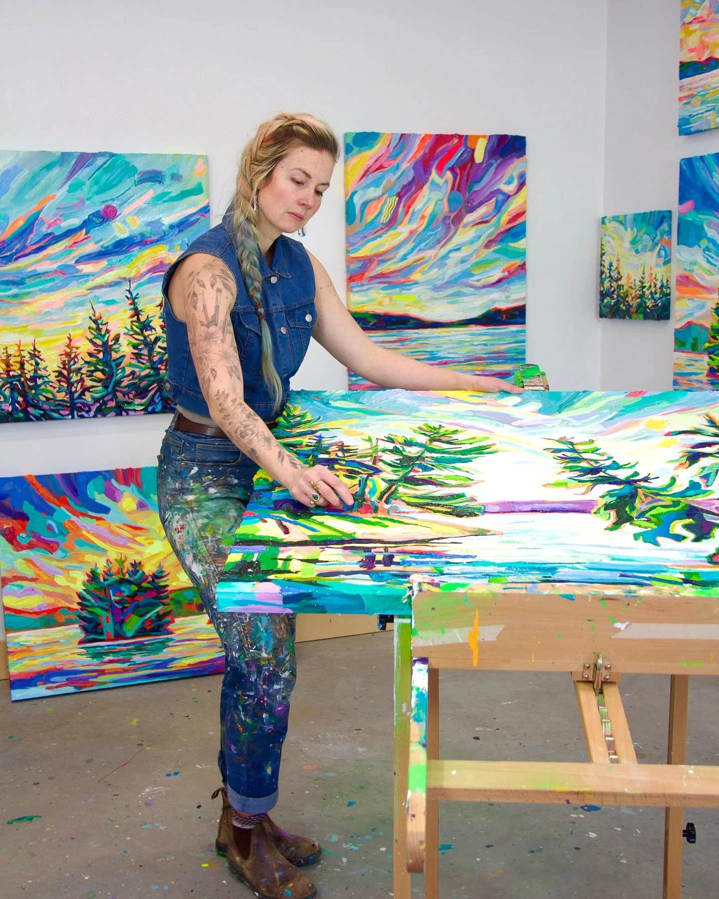 Hey! Just wanted to take a minute to thank you for following me on this wonderfully wild adventure of art making 🫶

To all the new followers, here is a bit about me:

✨ I absolutely 🤍 painting, but I also dig pushing into sculptural spaces and play