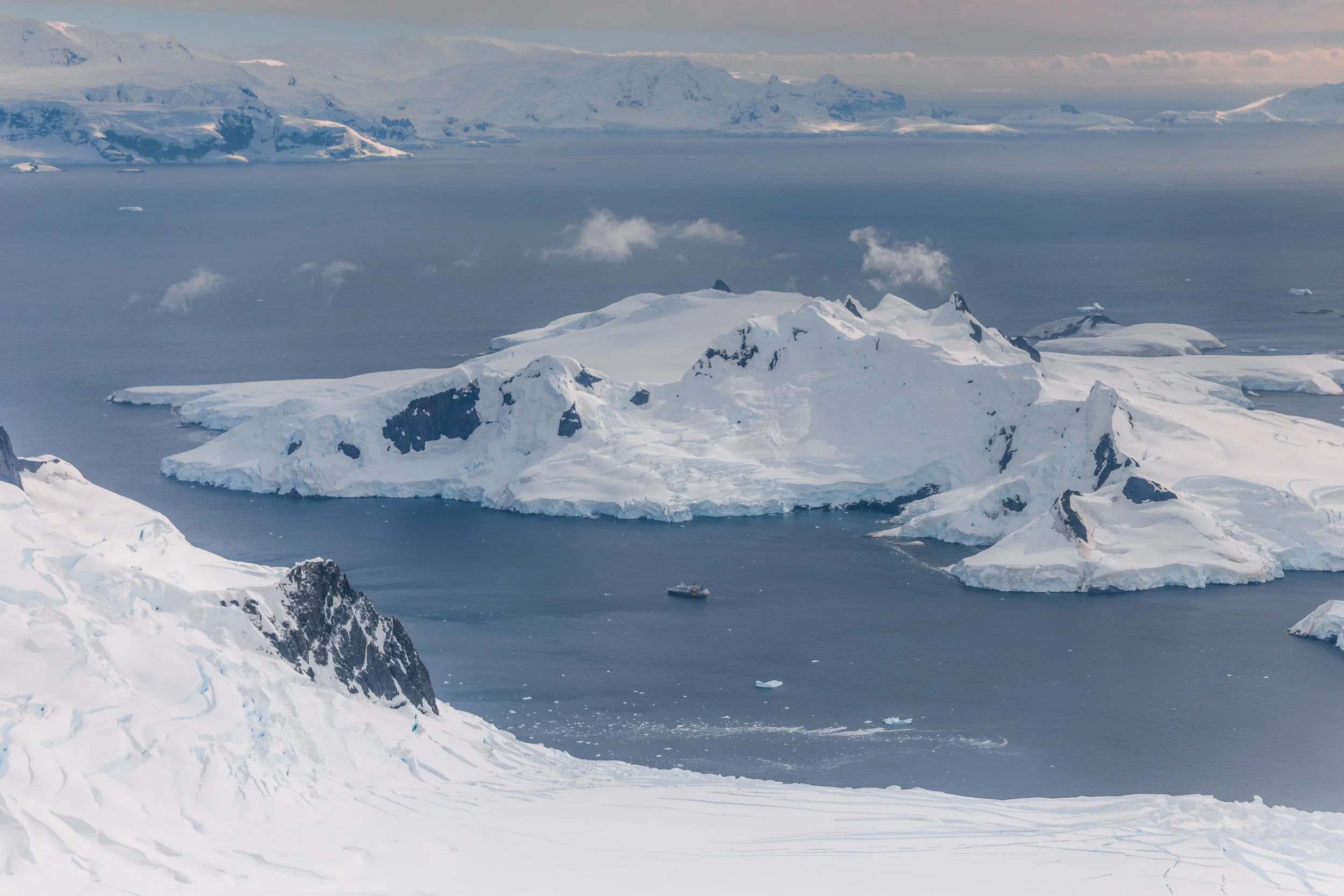 When to Go to Antarctica: A Month-by-Month Guide to the Expedition Season