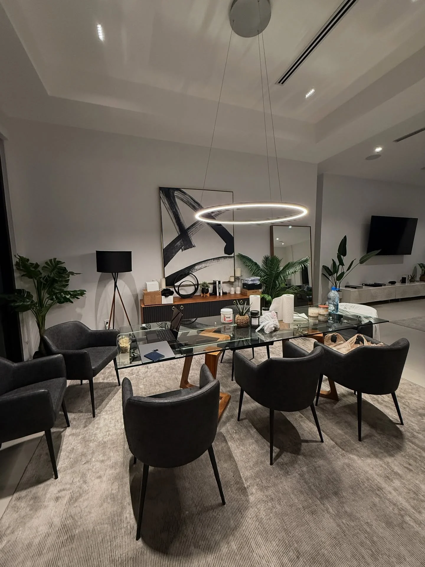 Luxury villa cleaned with care in Miami Beach ✨🏝️
We gave this stunning property the detailed attention it deserves &mdash; flawless results for a home that speaks elegance.

#MiamiBeachVilla #LuxuryCleaning #HighEndHomes #CleanaPro #SpotlessFinish