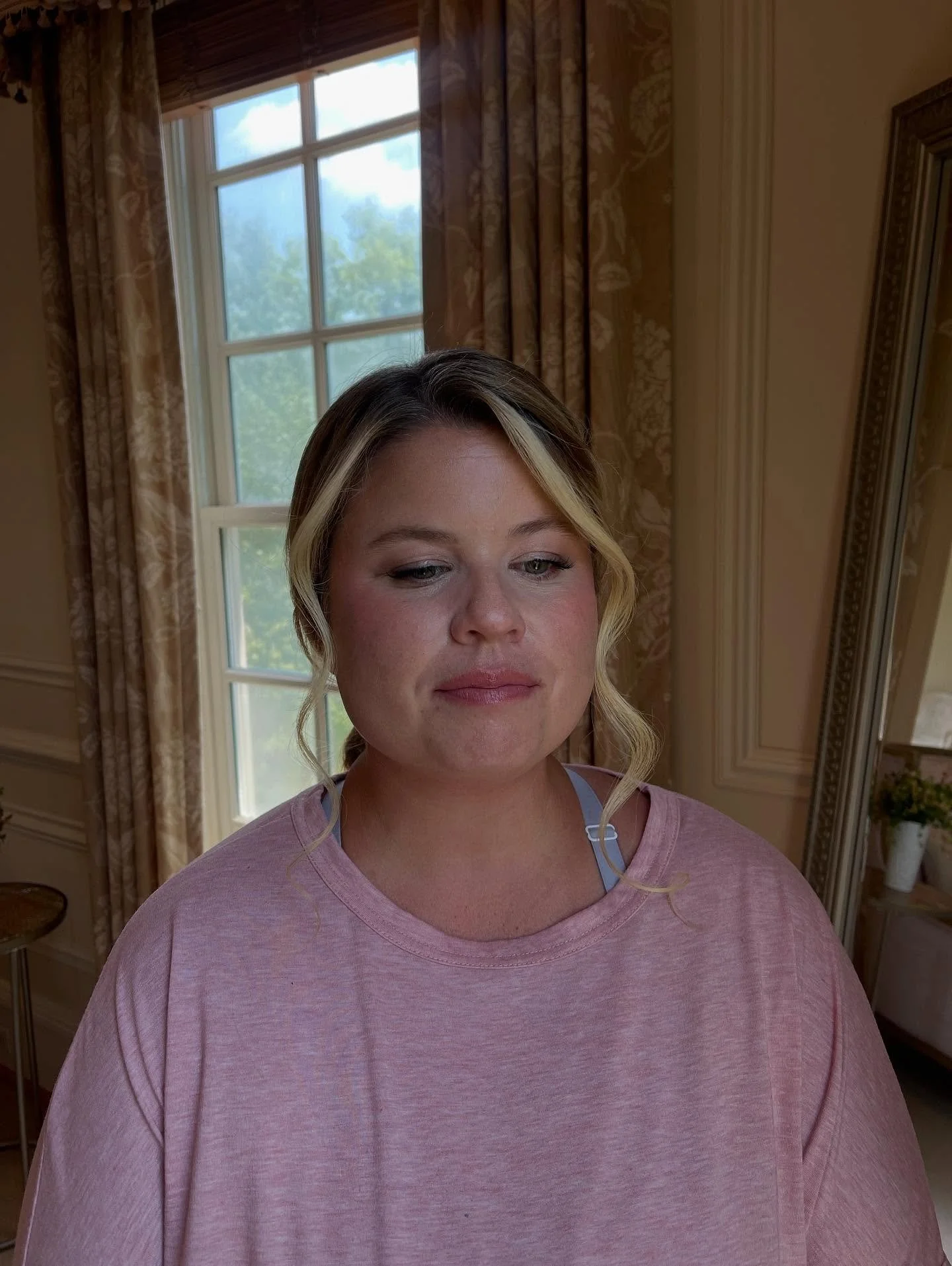 Your skin but better ✨

Makeup by me
Hair by Sandra &amp; Lilian
Via @sandramakeupartistry 

#dmvbridalmakeupartist #vabridalmua #bridalmakeupartists #dmvmakeupartist #vamakeupartist #dmvweddingvendors