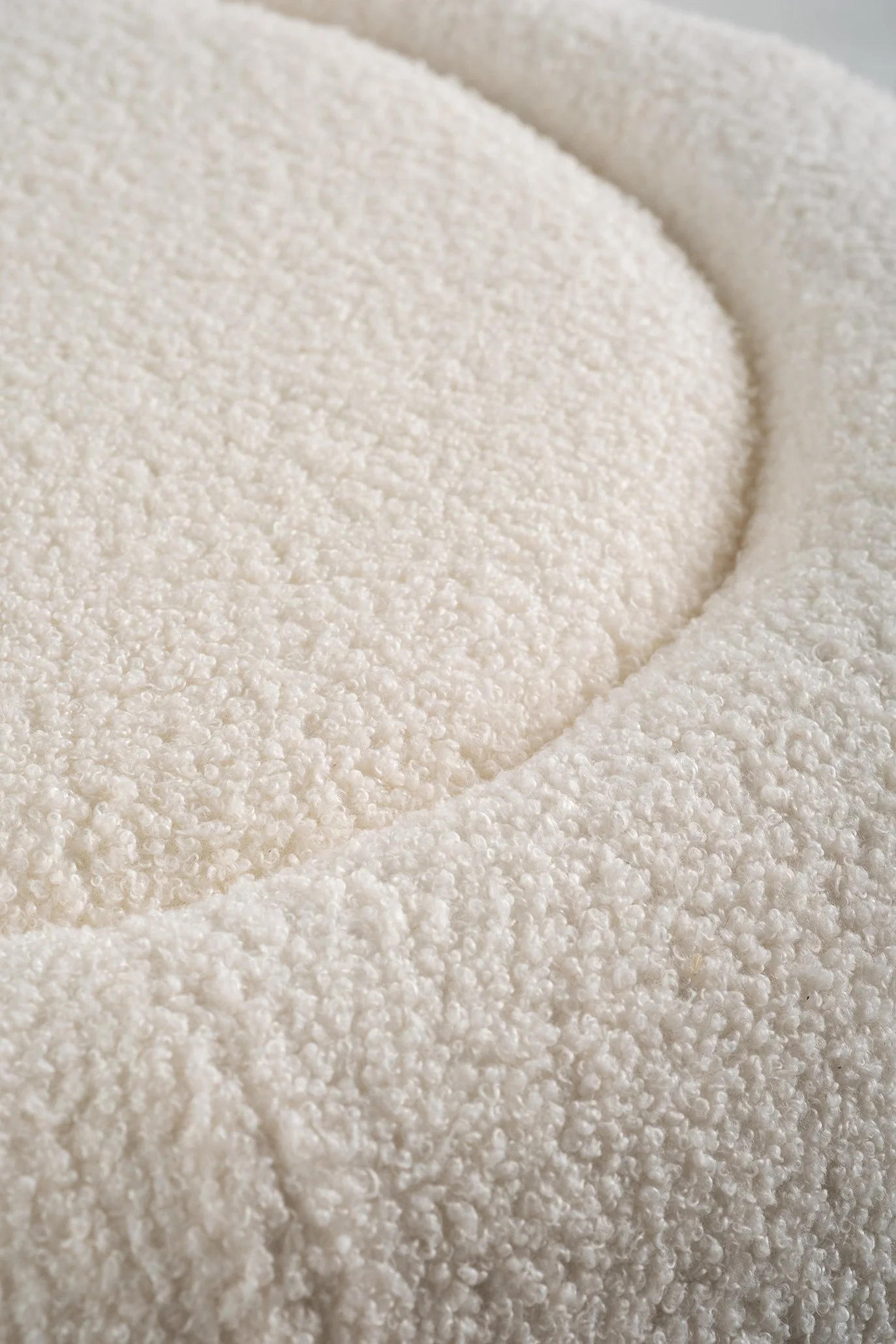 RM Camelot White Seat Macro.jpg