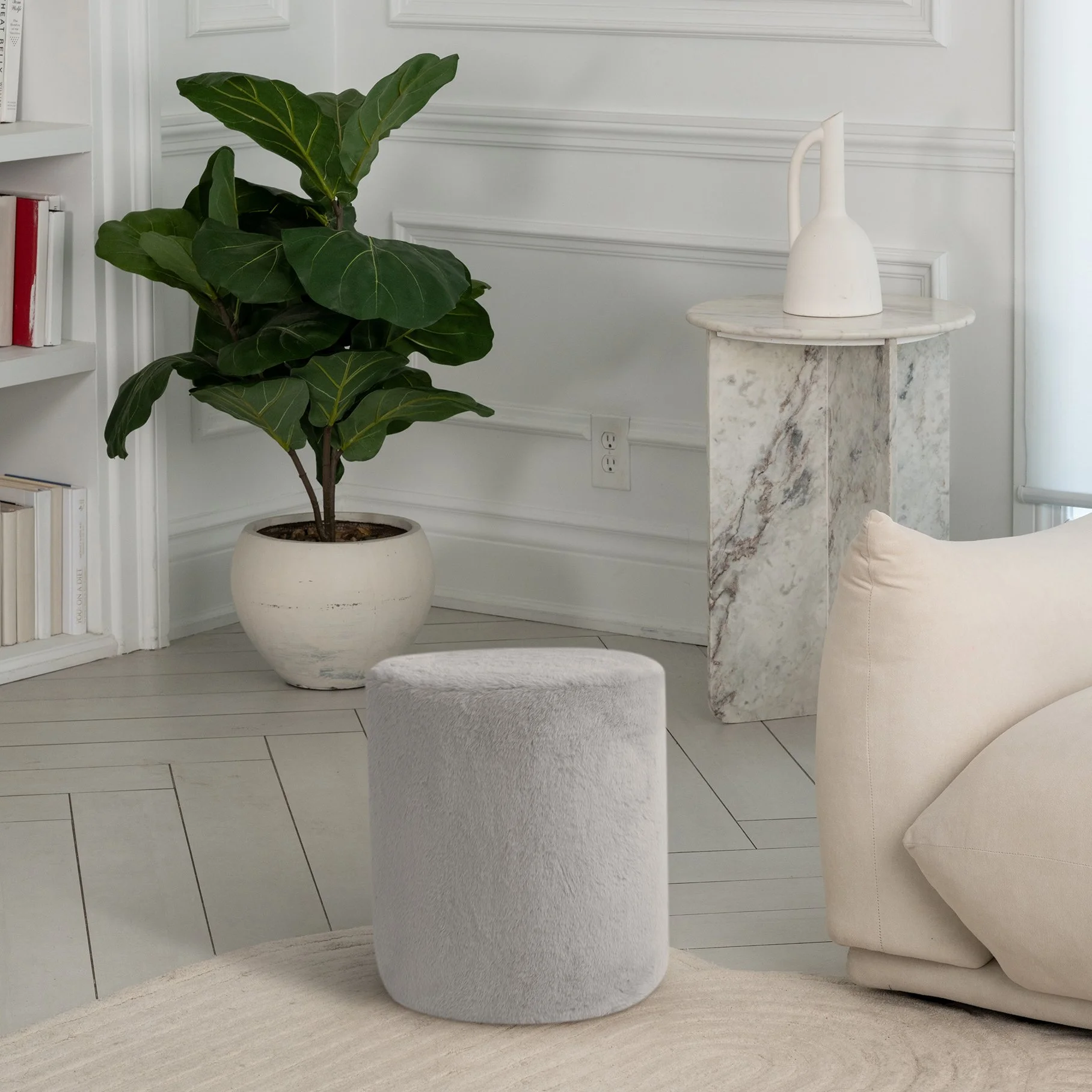 RM Lunaire Grey Lifestyle 1.jpg