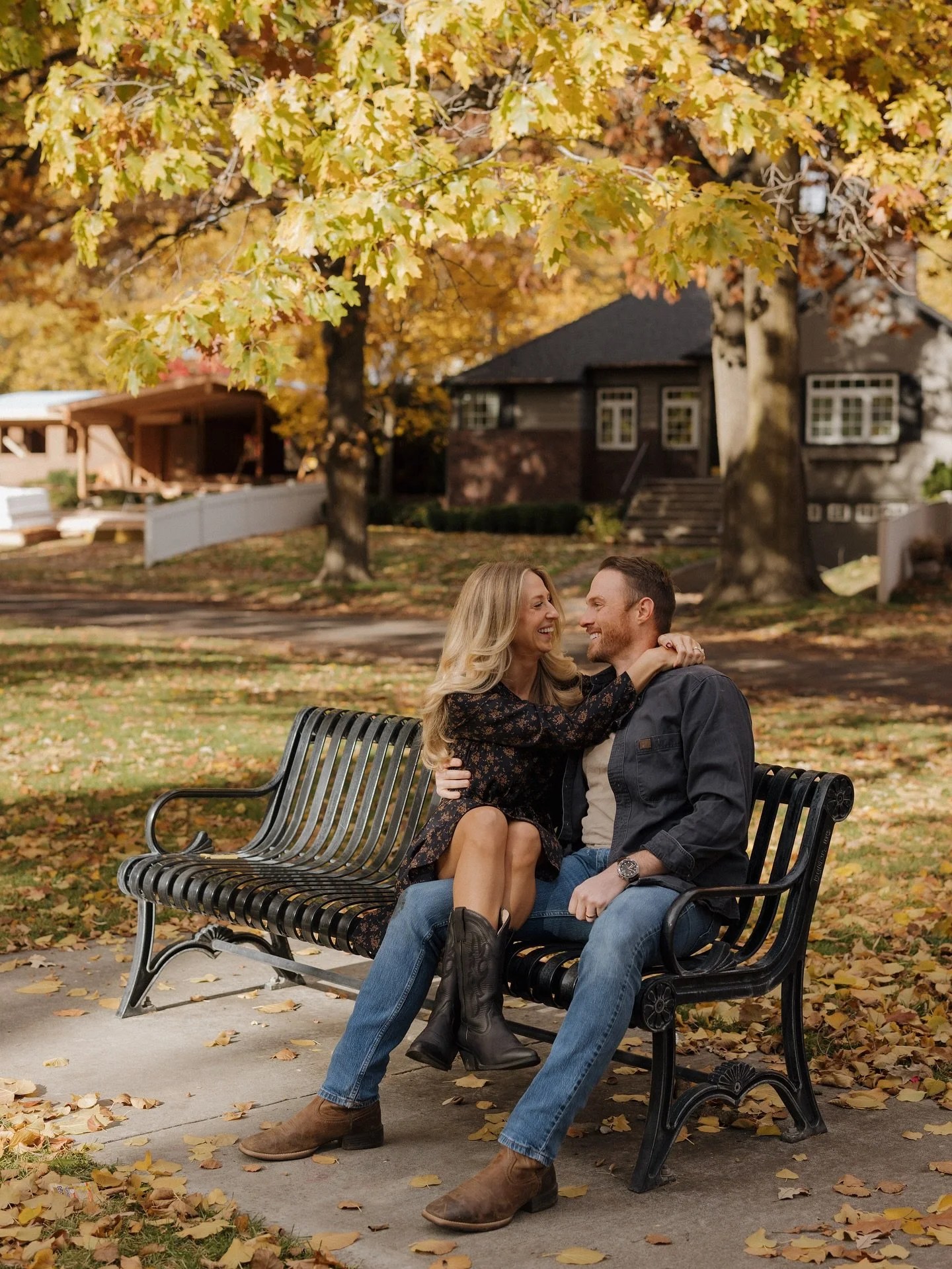 Just a few of my favorites from my NINE mini sessions yesterday. Yes, 9. And I&rsquo;d do it again because I have the best clients ever &amp; I had so much fun capturing every single one of them 🍂🍁
.
.
.
.
#fallphotoshoot #fall #fallminisessions #f