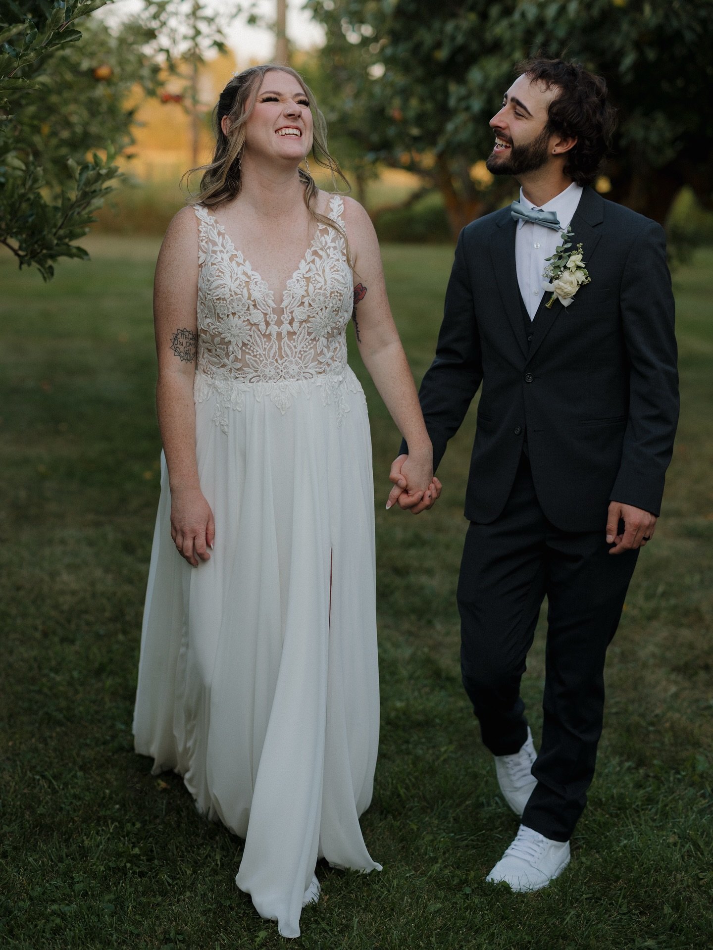 Love looks good on them 💕
.
.
.
.
#weddingphotographer #spokanephotographer #wedding #idahoweddingphotographer #washingtonweddingphotographer #pnwphotographer